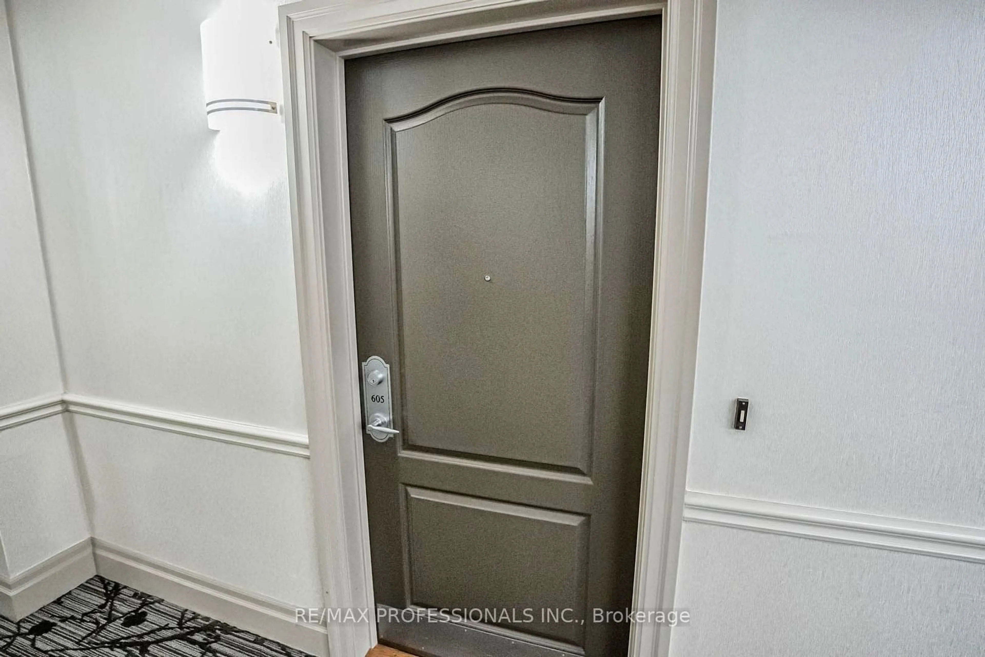 Indoor entryway, unknown floor for 4640 Kimbermount Ave #605, Mississauga Ontario L5M 5W6