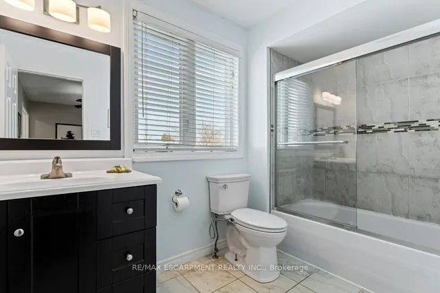 Additional property image - 504 Mathewman Cres