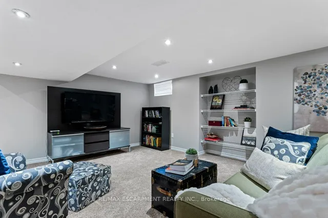 Additional property image - 504 Mathewman Cres
