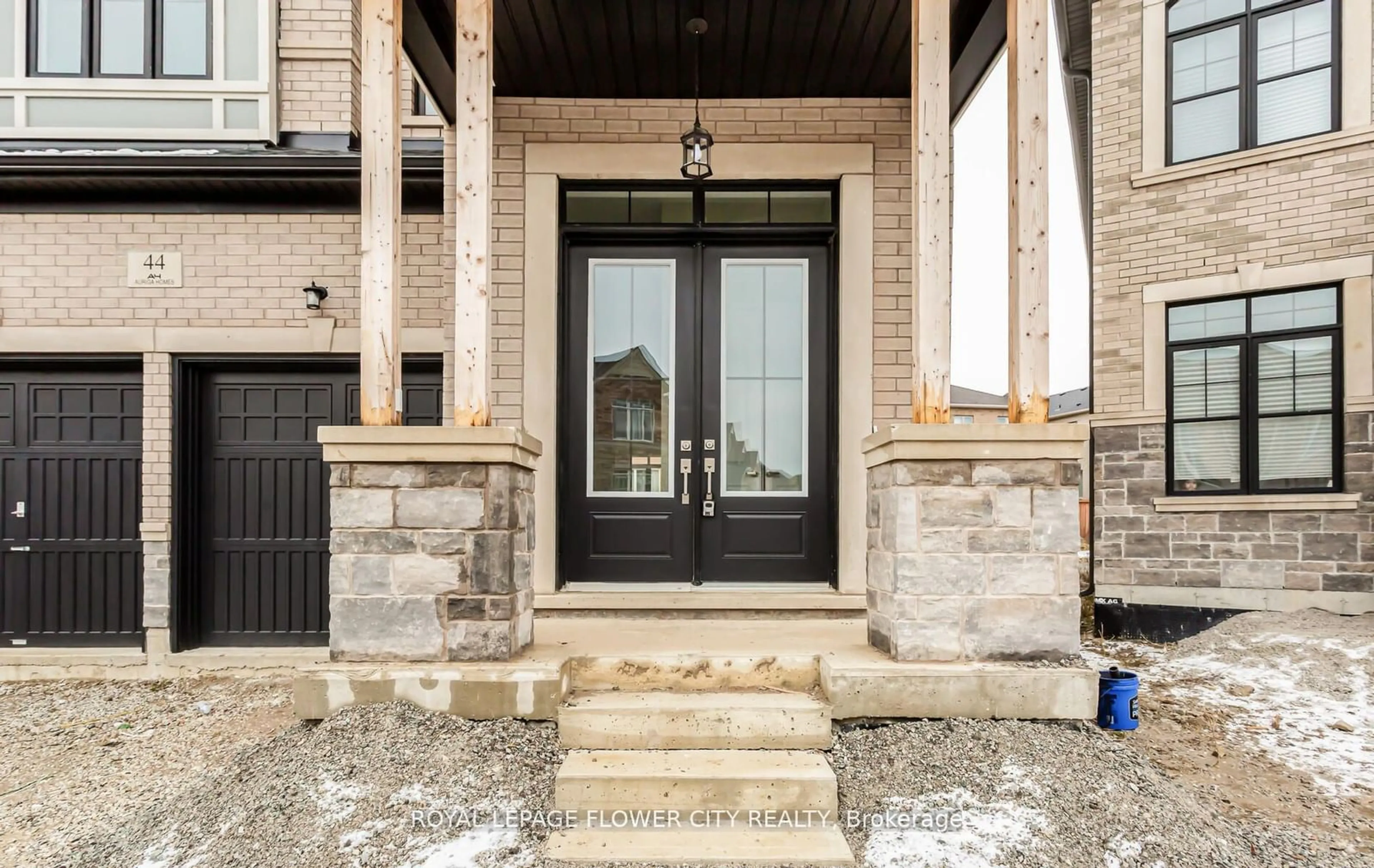 Indoor entryway, wood floors for 44 Royal Fern Cres, Caledon Ontario L7C 4H1