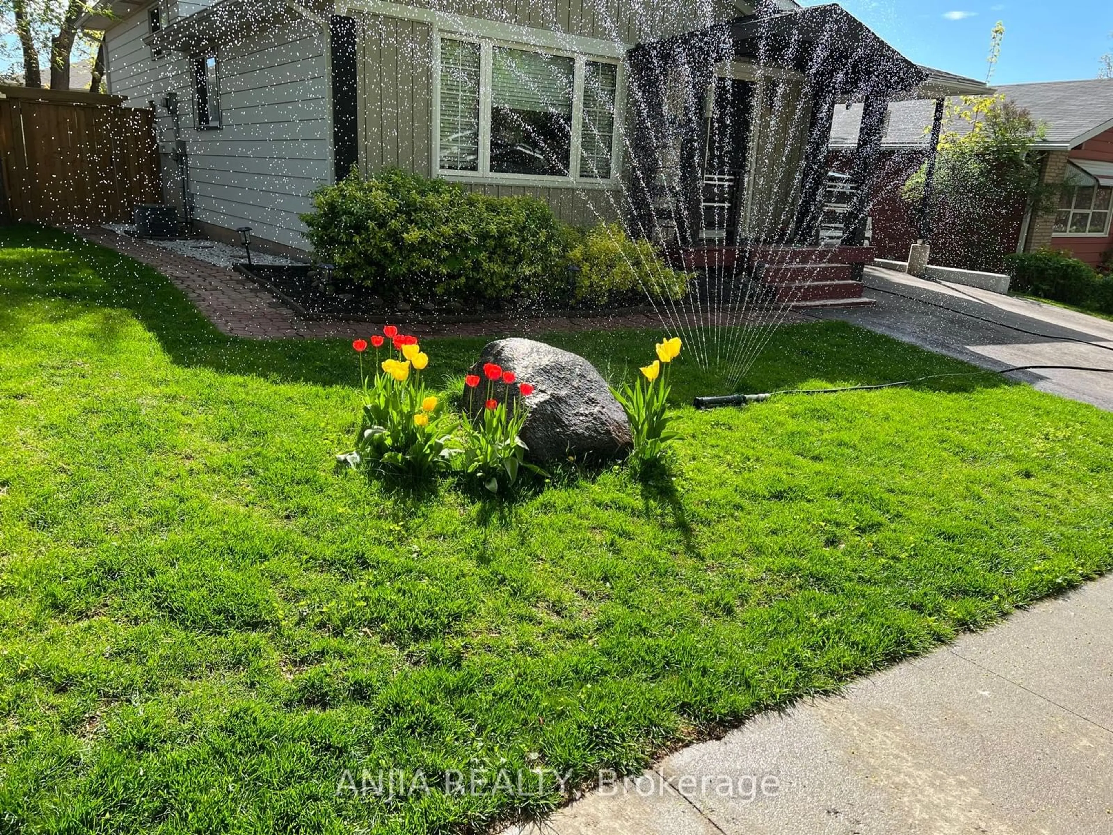 Frontside or backside of a home, the street view for 2271 Sheffield Dr, Burlington Ontario L7P 2X4