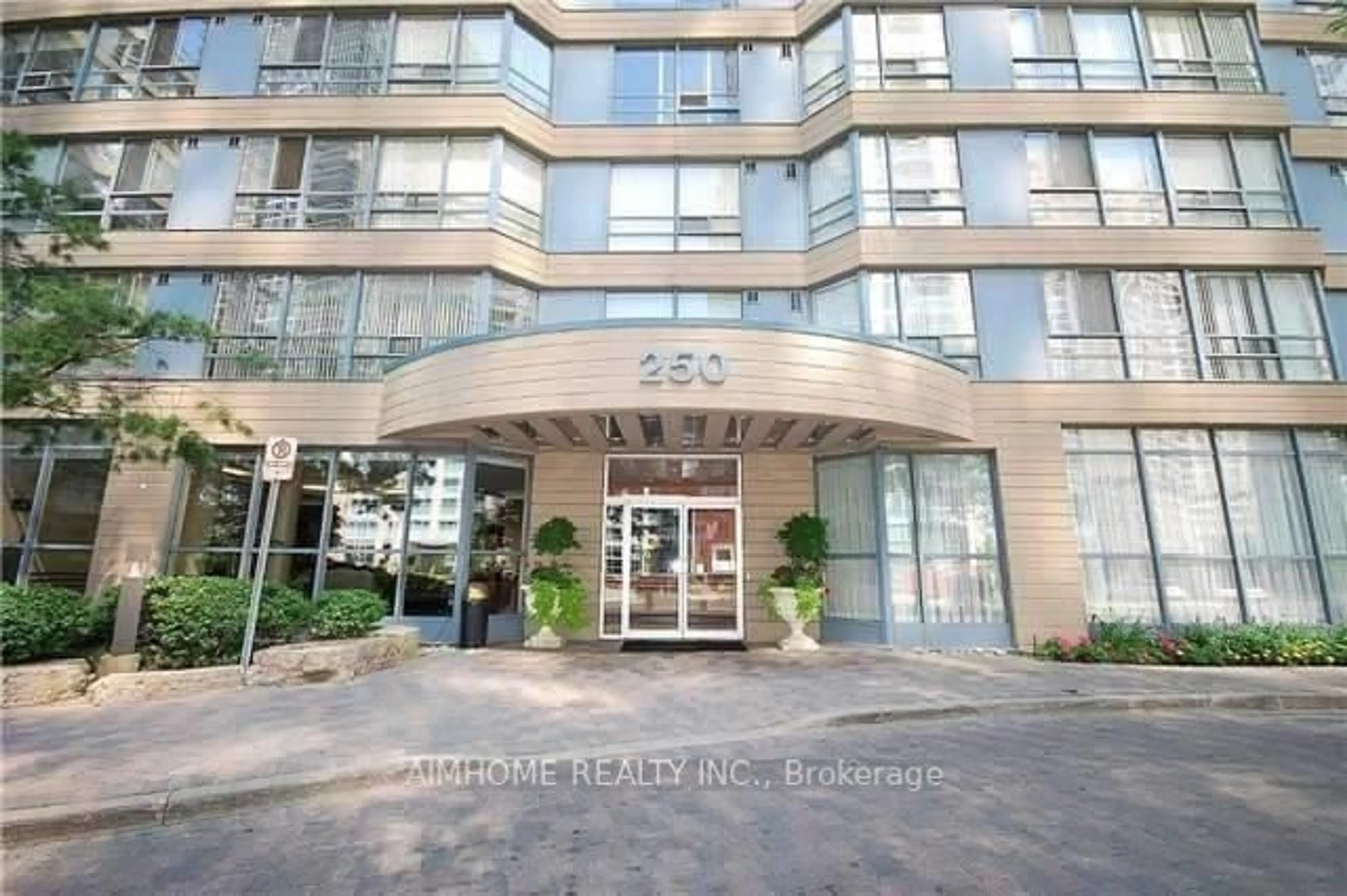 Indoor foyer for 250 Webb Dr #404, Mississauga Ontario L5B 3Z4