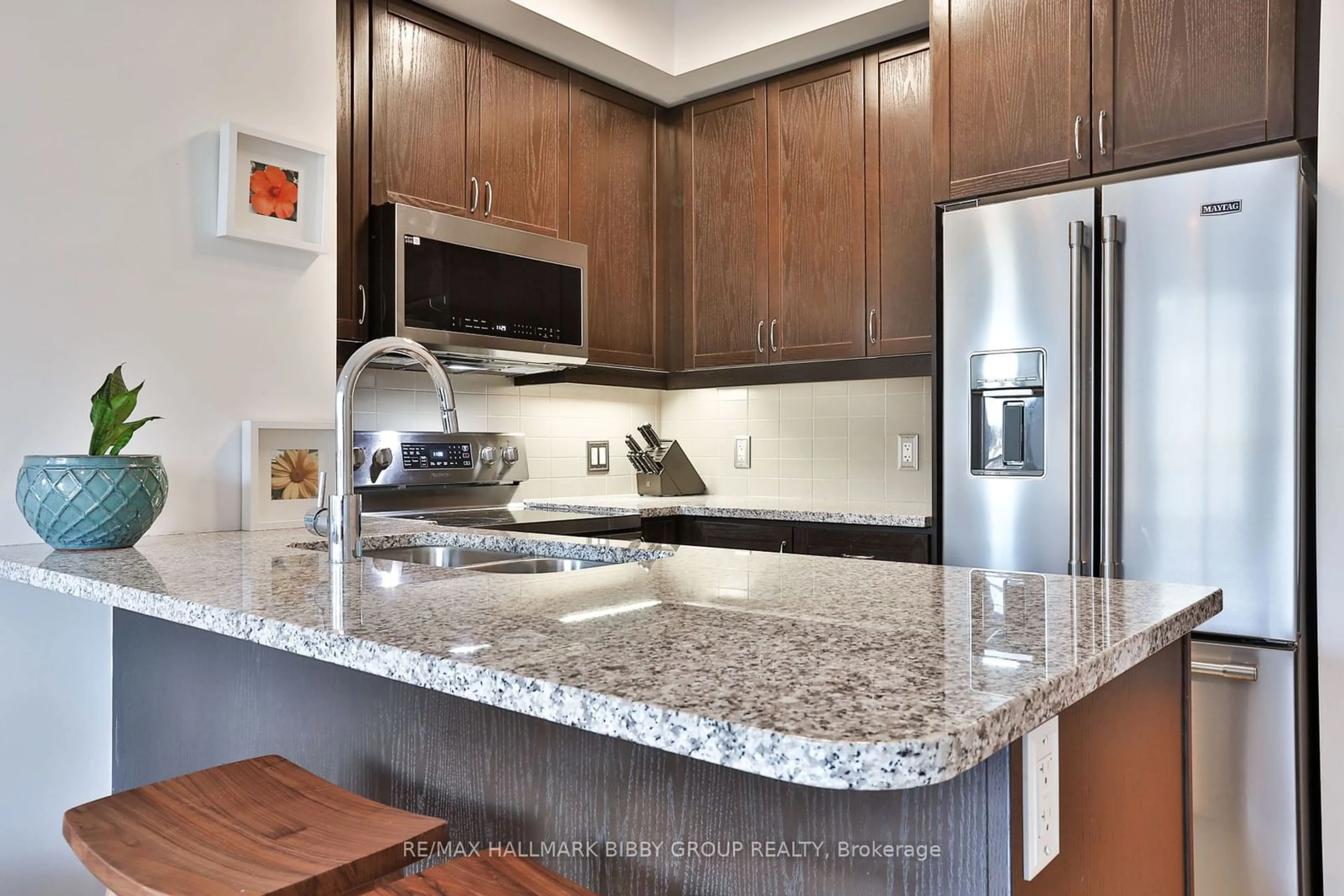 Contemporary kitchen, wood floors, mountain for 1135 Royal York Rd #814, Toronto Ontario M9A 0C3