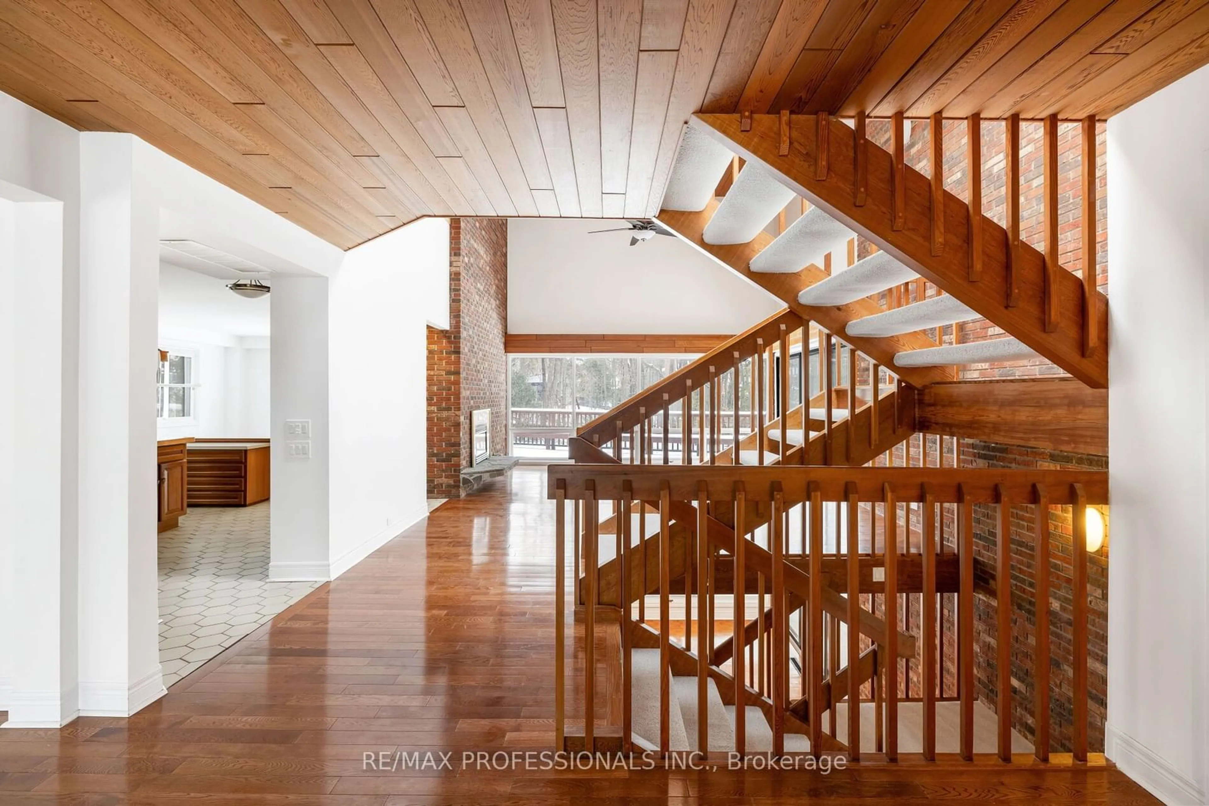 Indoor foyer, wood floors for 44 Pheasant Lane, Toronto Ontario M9A 1T4