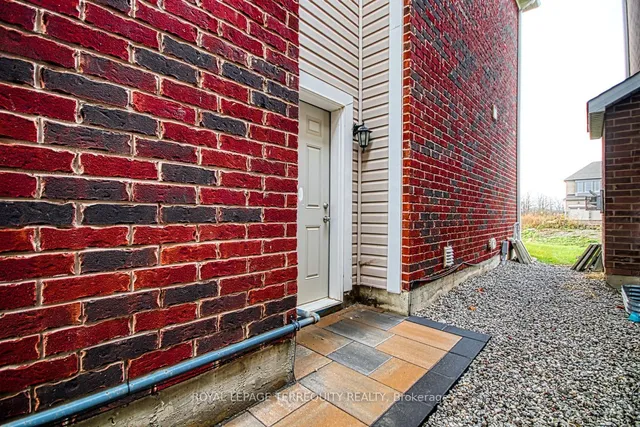 Additional property image - 385 Gordon Krantz Ave