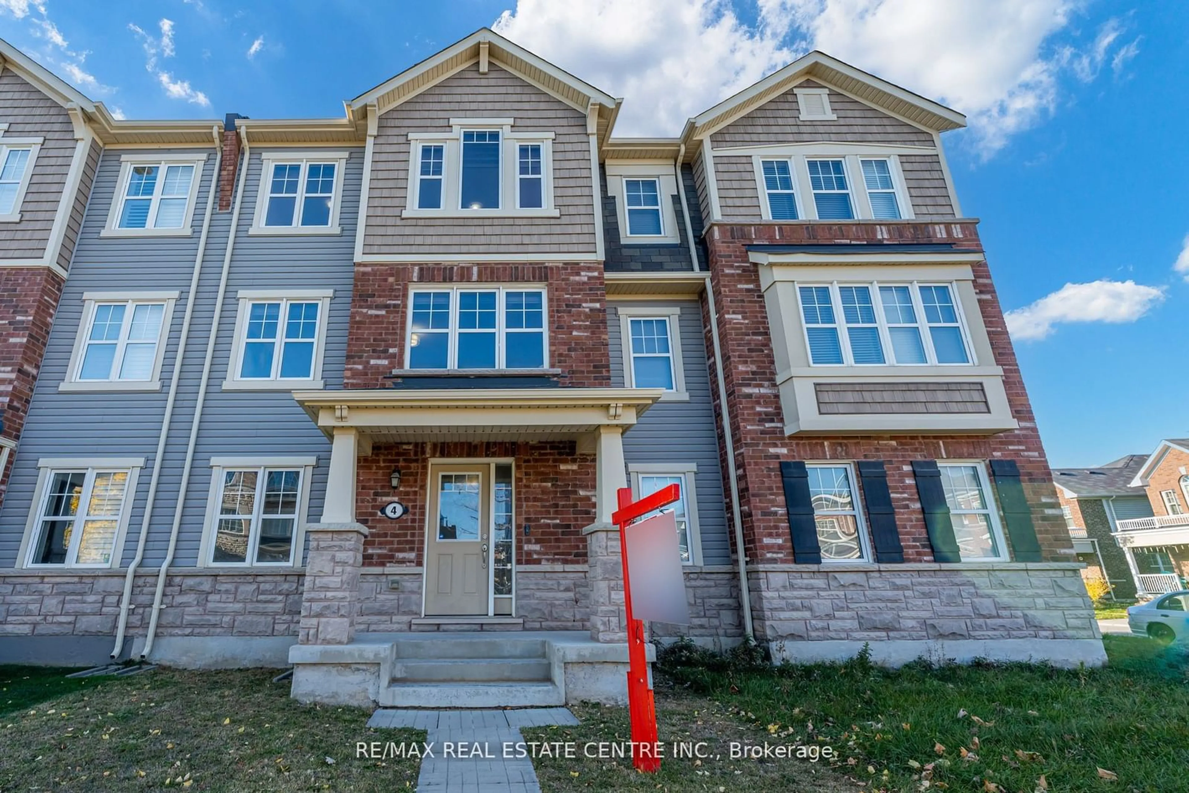 Home with brick exterior material for 4 Metro Cres, Brampton Ontario L7A 0A8