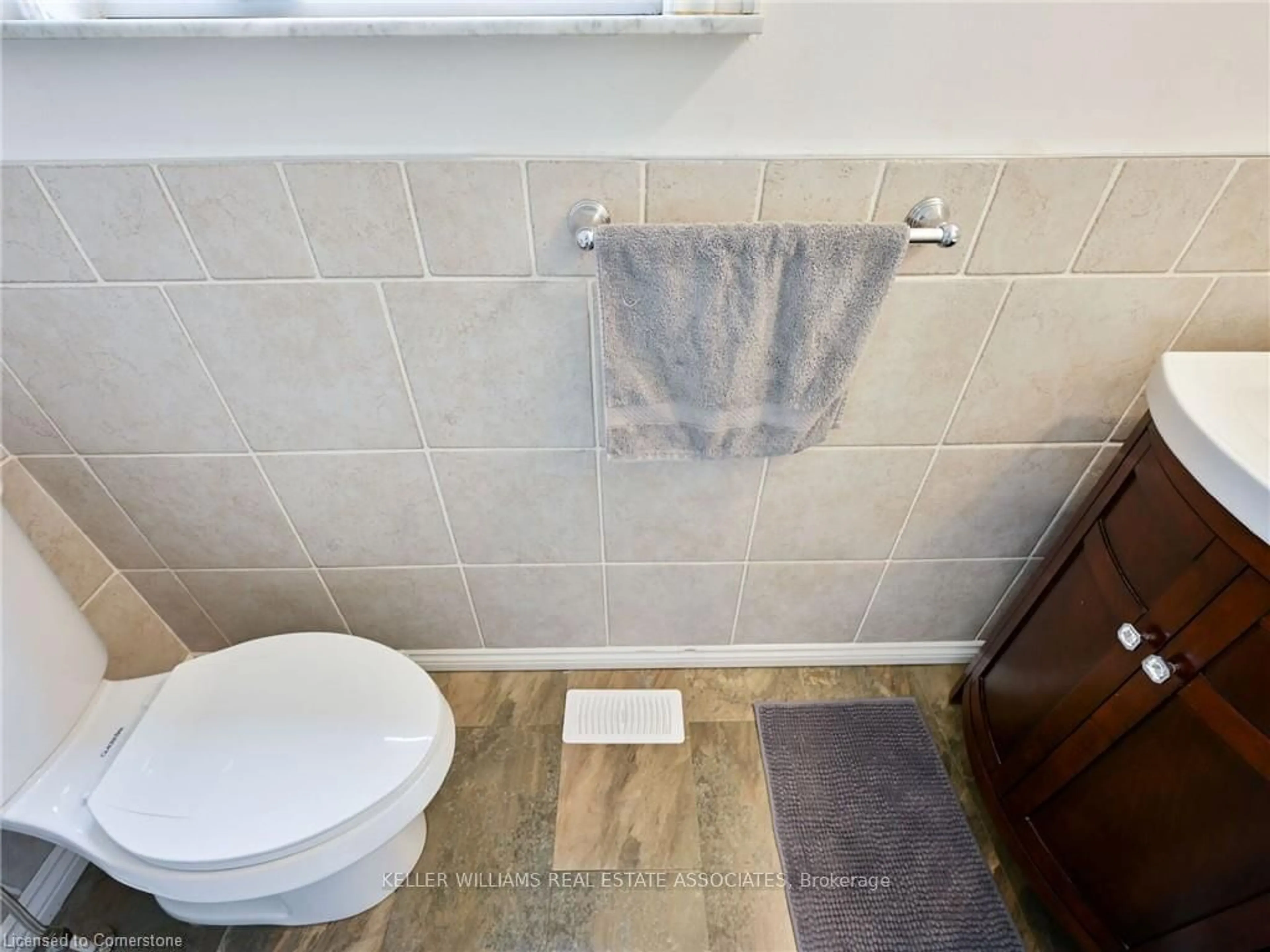 Standard bathroom, not visible floor for 37 Sir Jacobs Cres, Brampton Ontario L7A 3V2