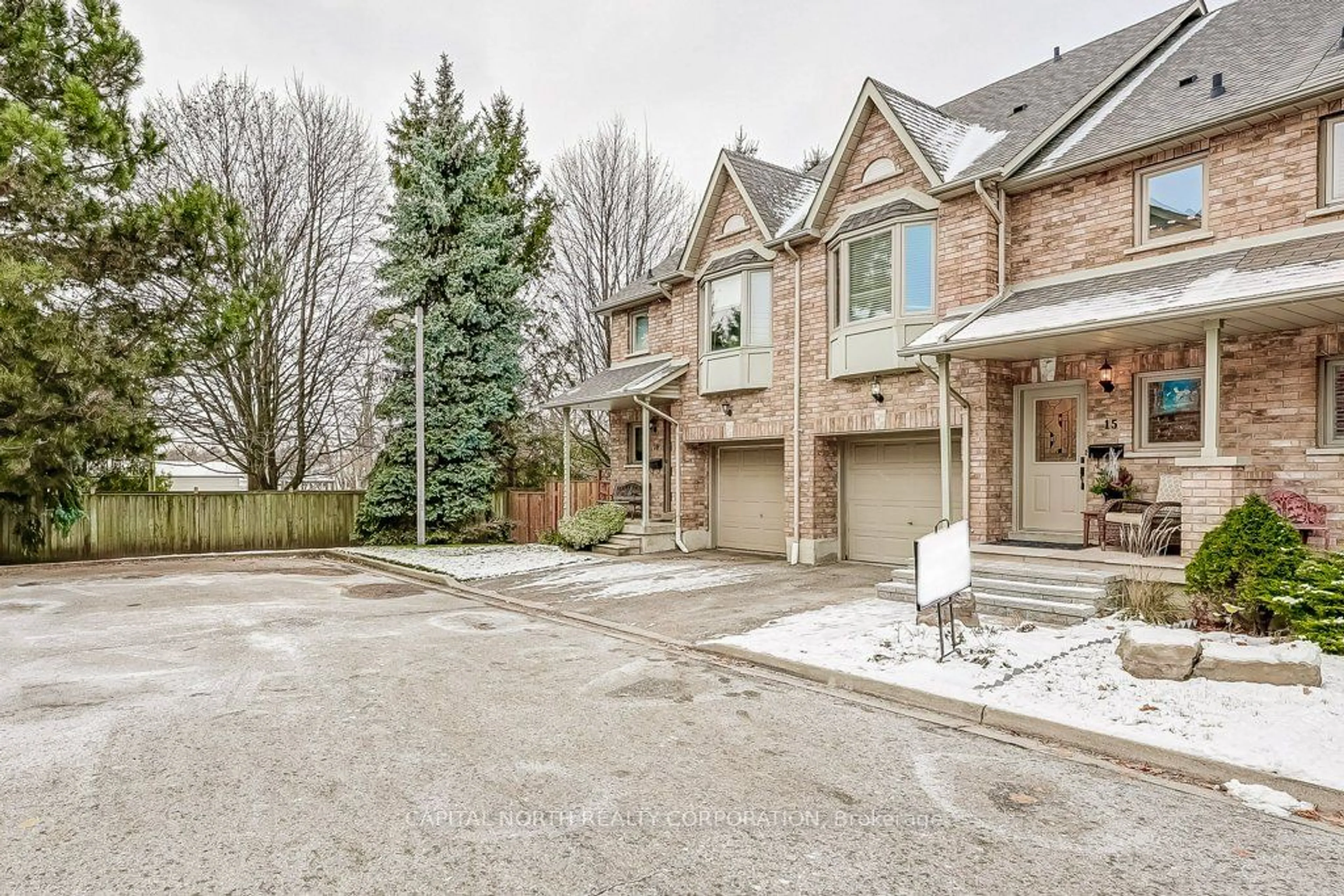 A pic from exterior of the house or condo, the street view for 1385 Lakeshore Rd #15, Mississauga Ontario L5J 4T6