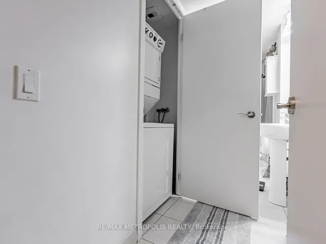 Additional property image - 60 Heintzman St Unit 1812