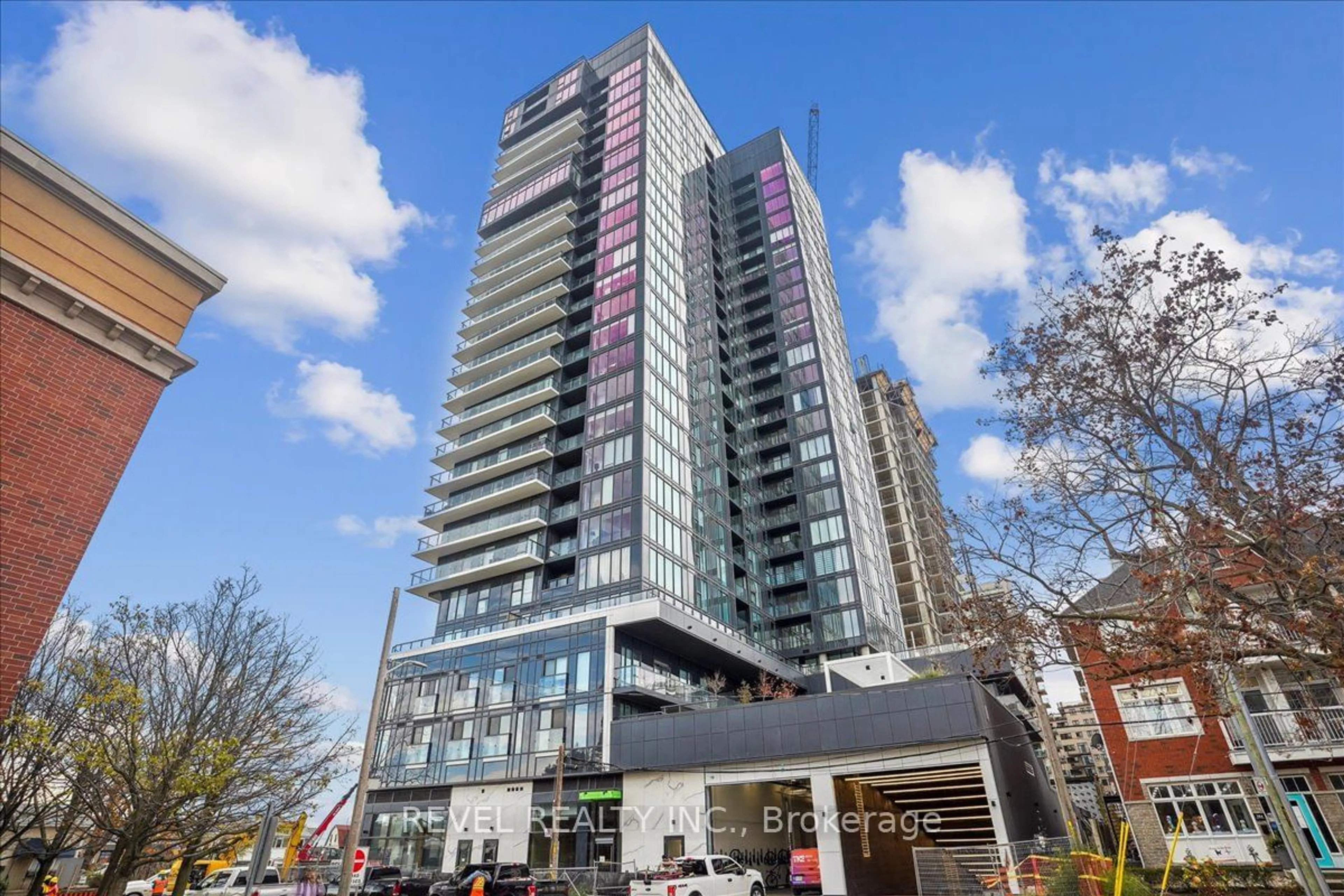 A pic from exterior of the house or condo, the front or back of building for 370 Martha St #1910, Burlington Ontario L7R 2P7