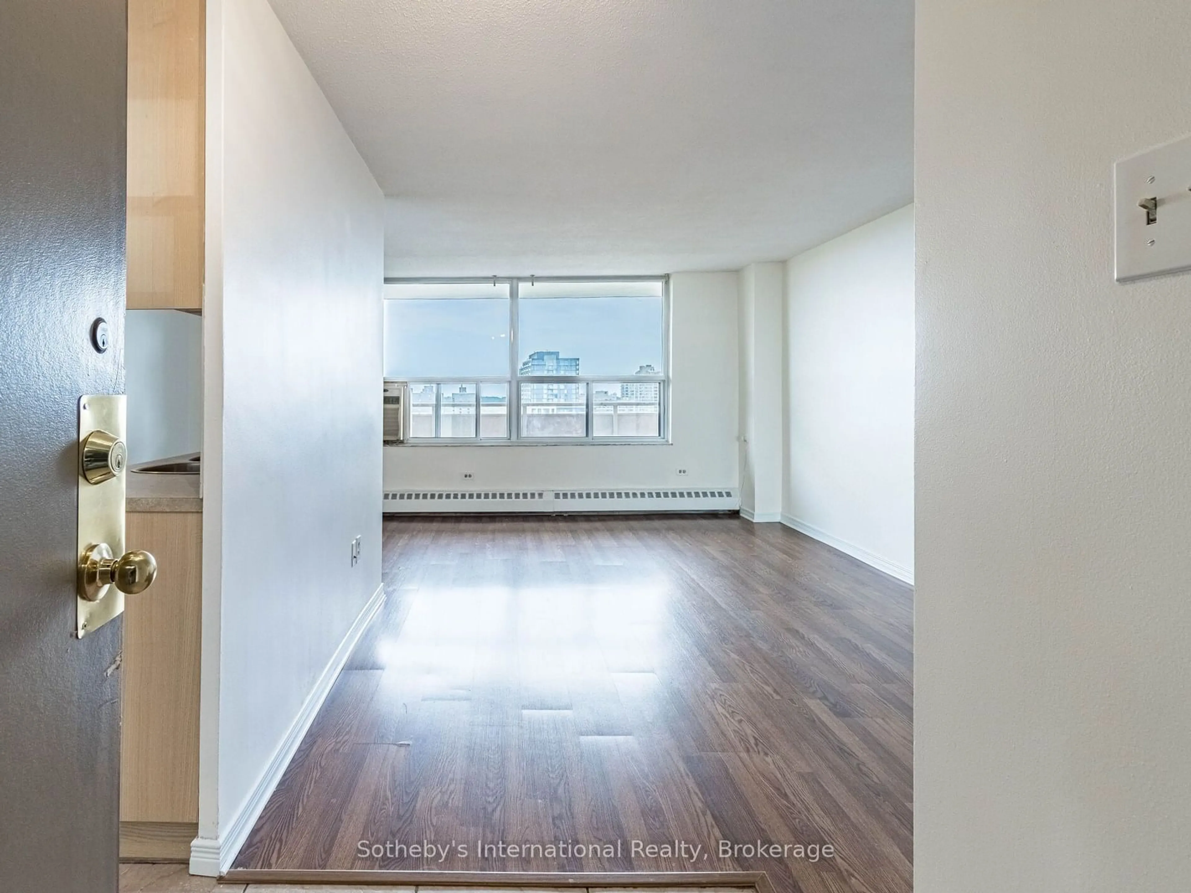 A pic of a room, wood floors for 3120 Kirwin Ave #1110, Mississauga Ontario L5A 3R2