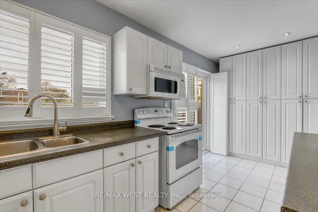 Additional property image - 1020 Central Park Dr Unit 33