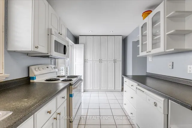 Additional property image - 1020 Central Park Dr Unit 33