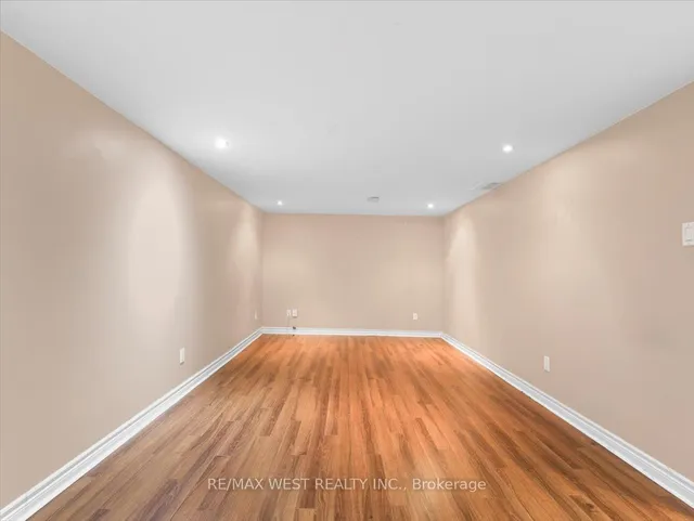 Additional property image - 1020 Central Park Dr Unit 33
