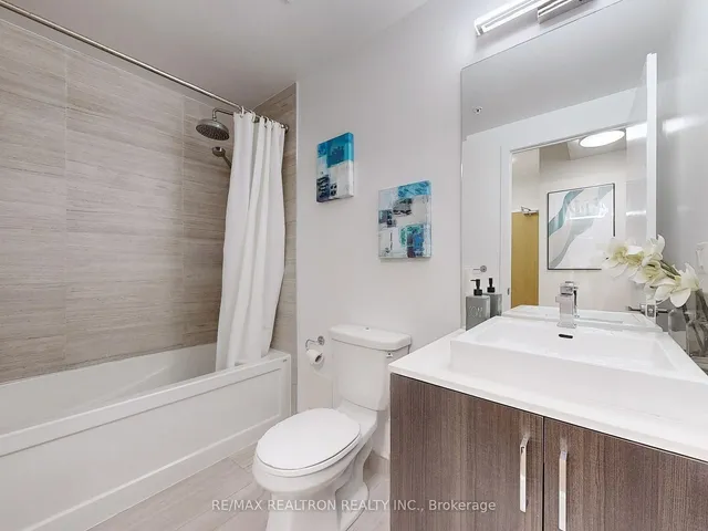 Additional property image - 36 Howard Park Ave Unit 302