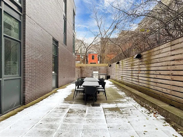Additional property image - 36 Howard Park Ave Unit 302