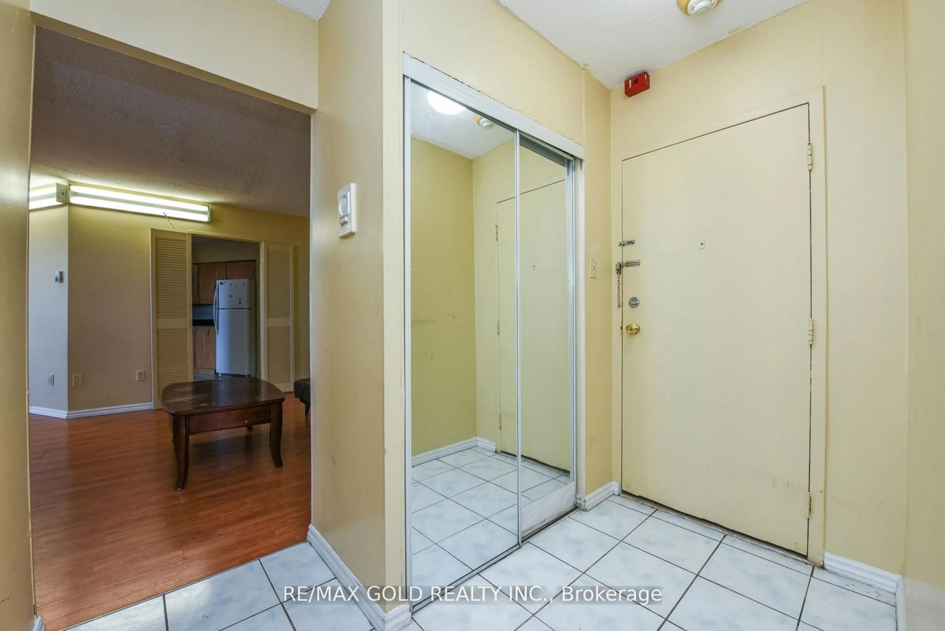 Indoor foyer, not visible floor for 3555 Derry Rd #1006, Mississauga Ontario L4T 1B2