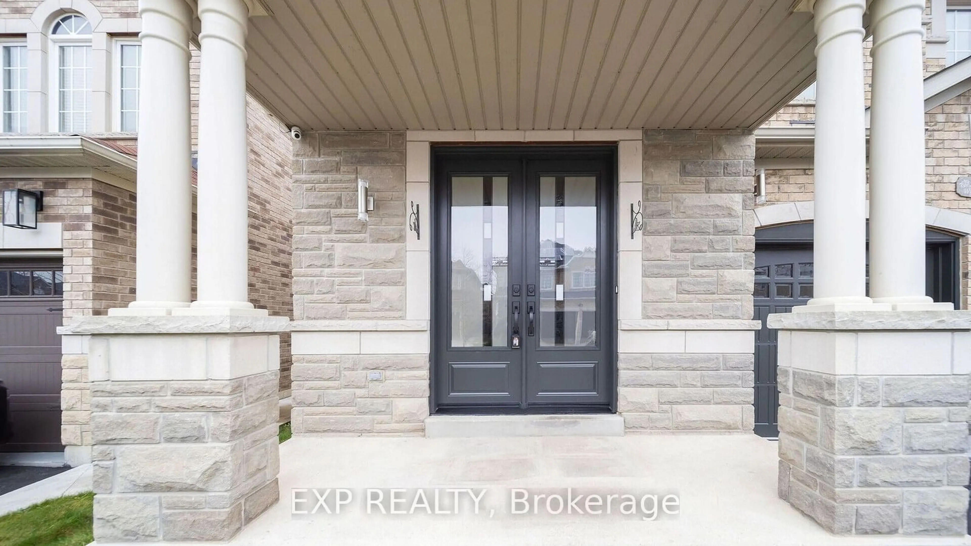 Indoor entryway, cement floor for 7 Wynview St, Brampton Ontario L6P 3N6