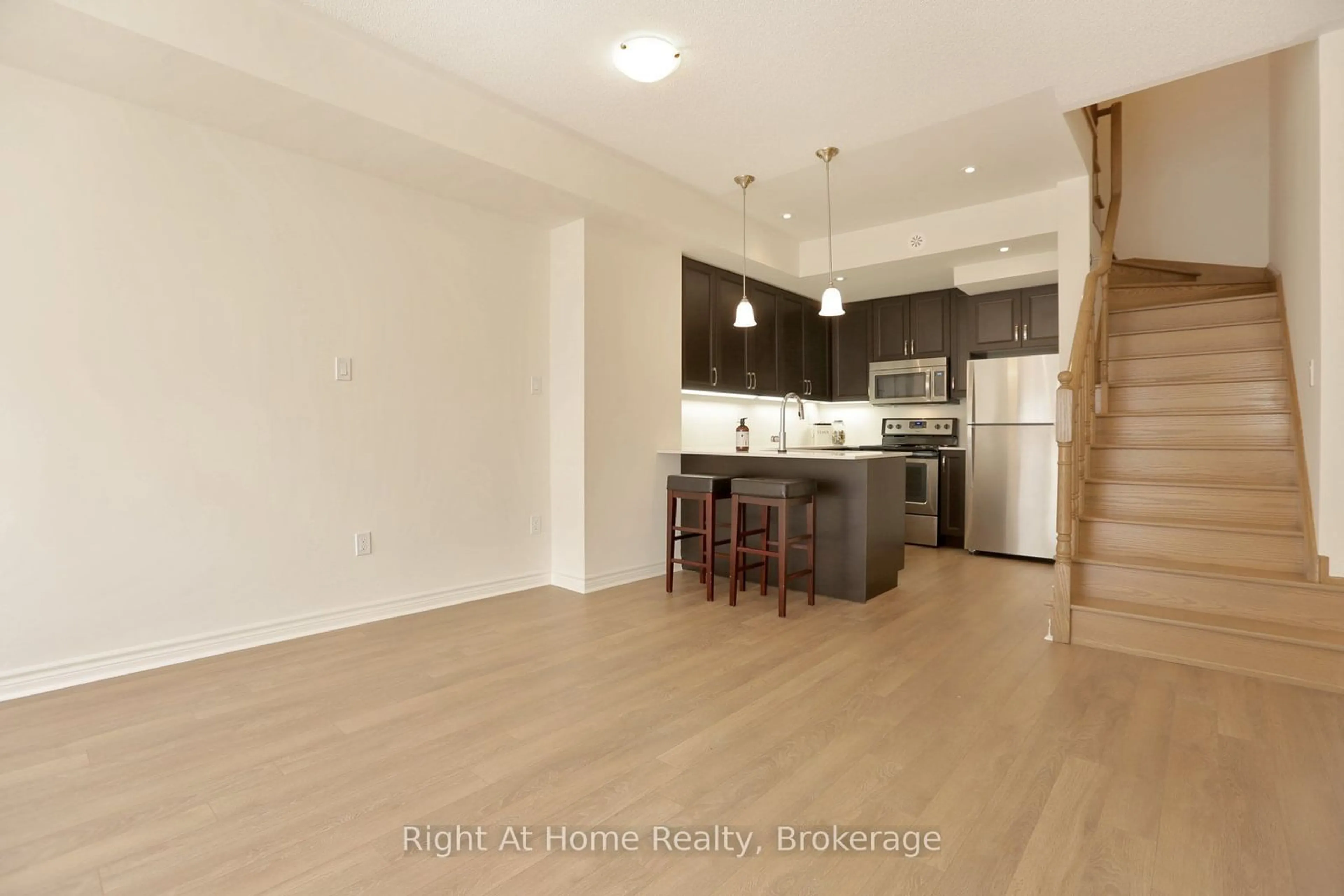 Open concept kitchen for 2420 Baronwood Dr #11-03, Oakville Ontario L6M 0X6