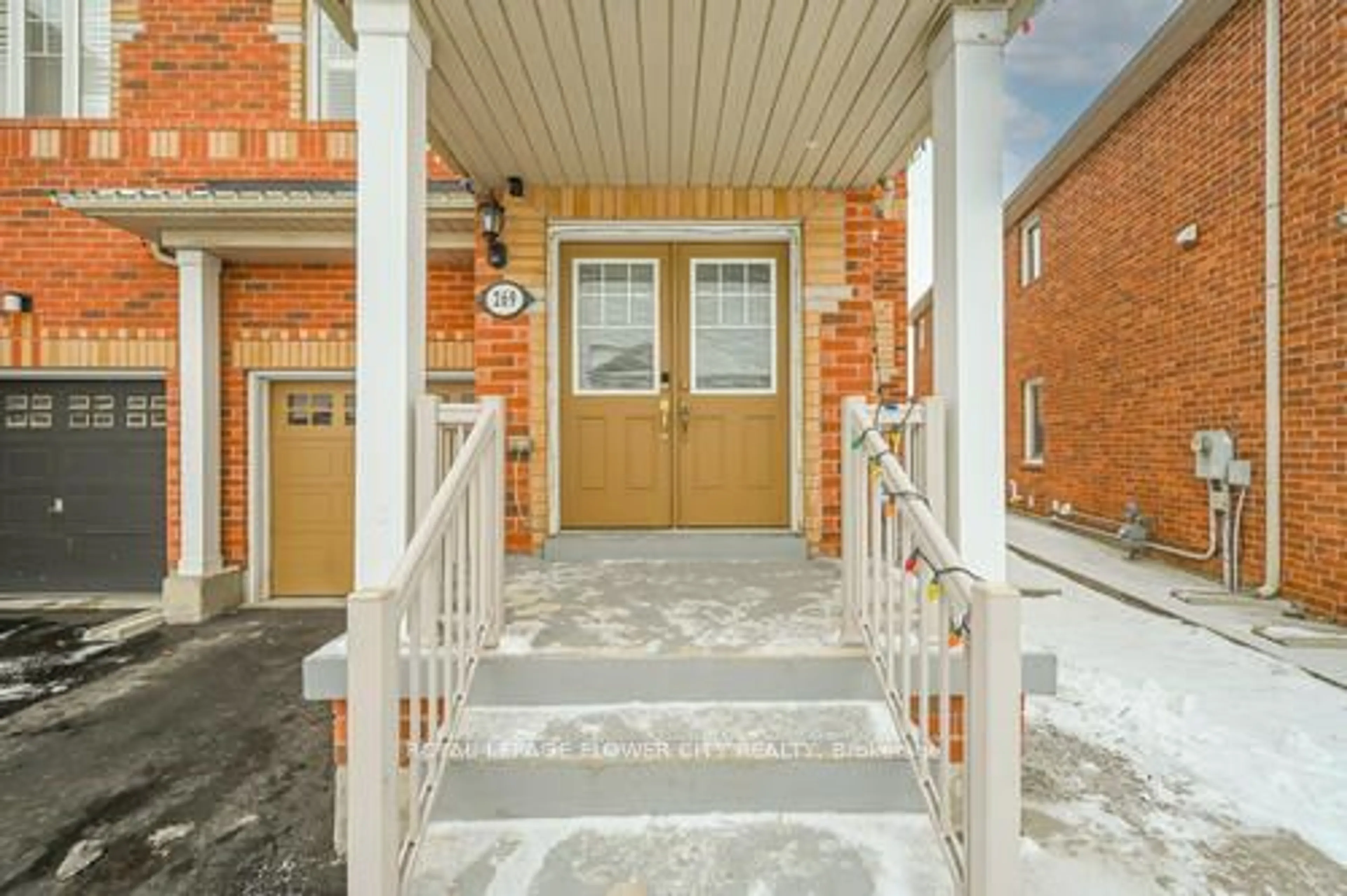 Indoor entryway, ceramic floors for 269 Brussels Ave, Brampton Ontario L6Z 0G4