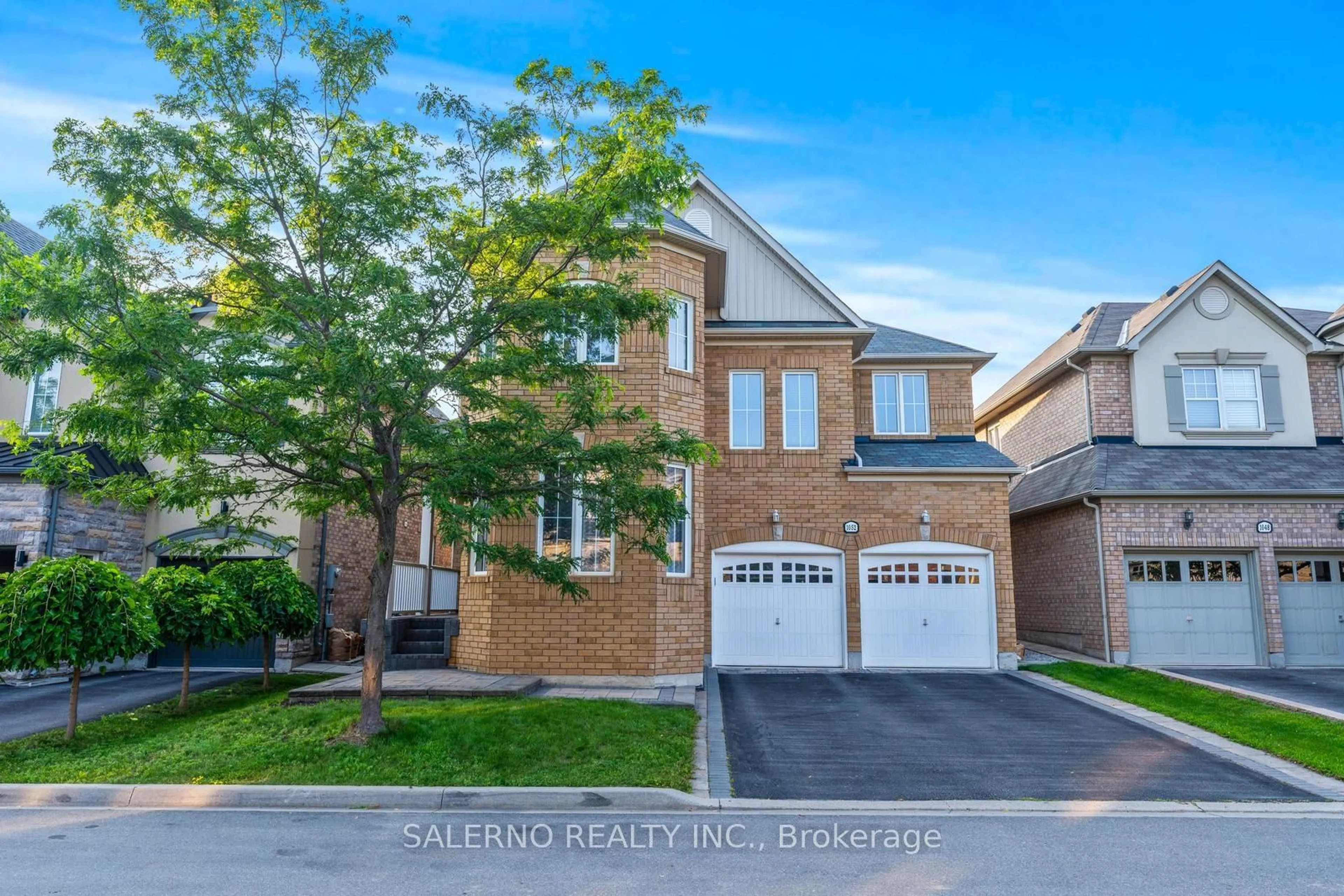 A pic from exterior of the house or condo, the street view for 1052 Kelman Crt, Milton Ontario L9T 3K6