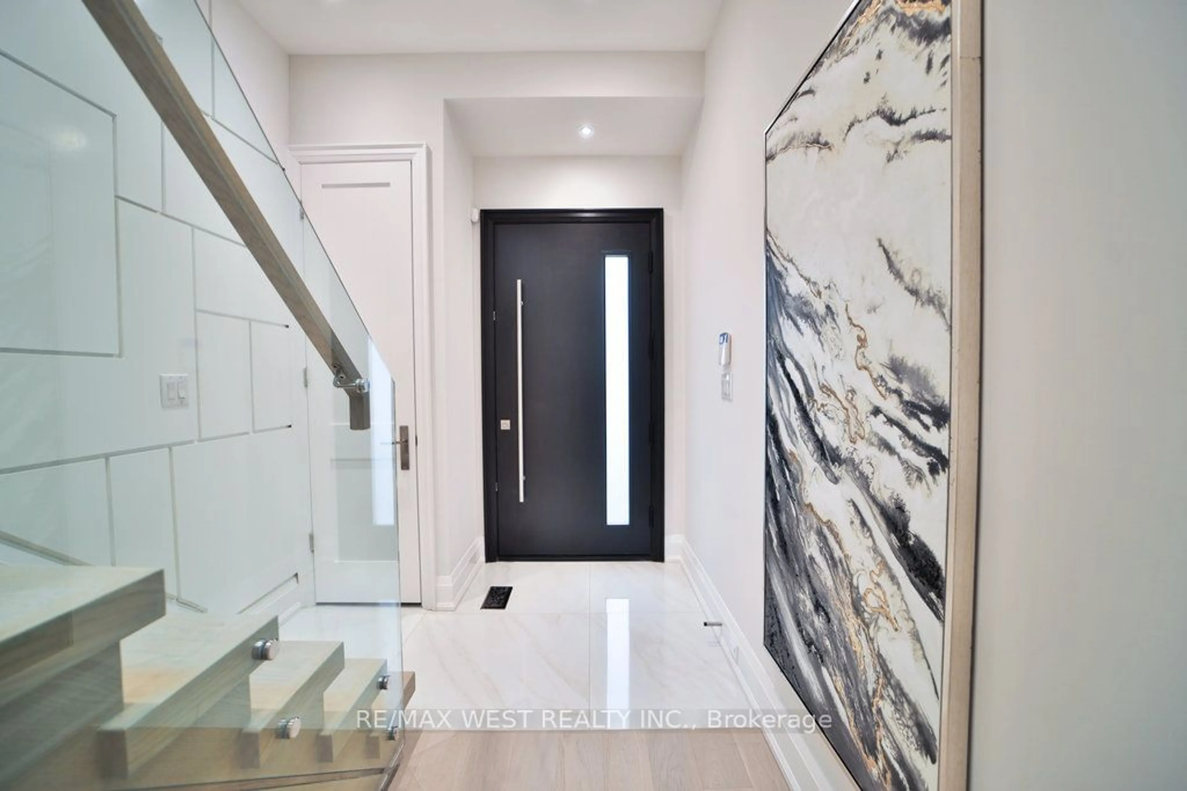 Indoor foyer, ceramic floors for 133 Times Rd, Toronto Ontario M6B 3M3