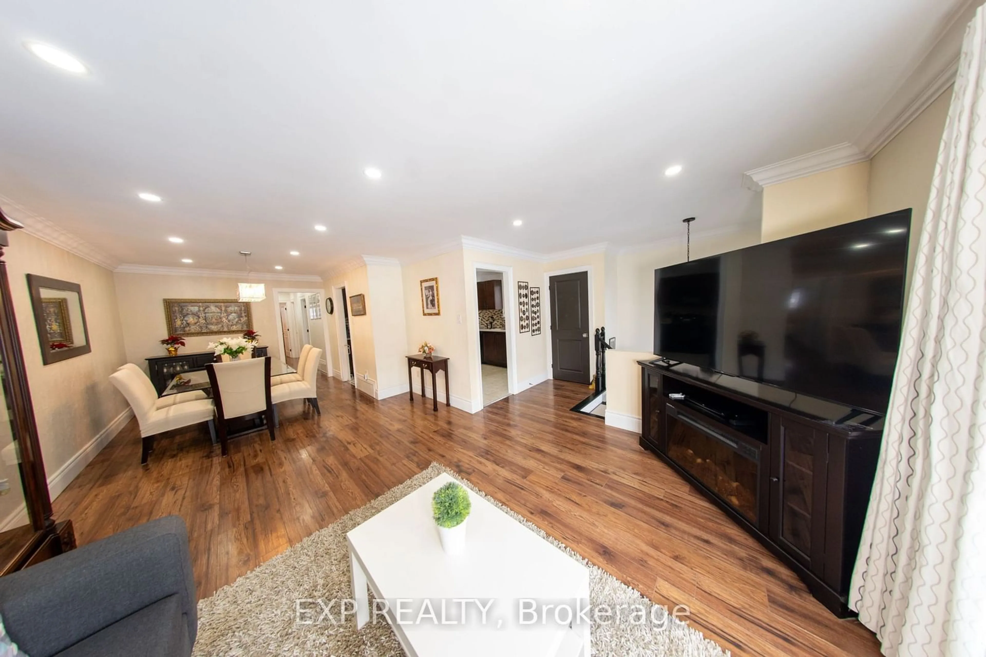 A pic of a room, wood floors for 77 Burbank Cres, Orangeville Ontario L9W 3E6