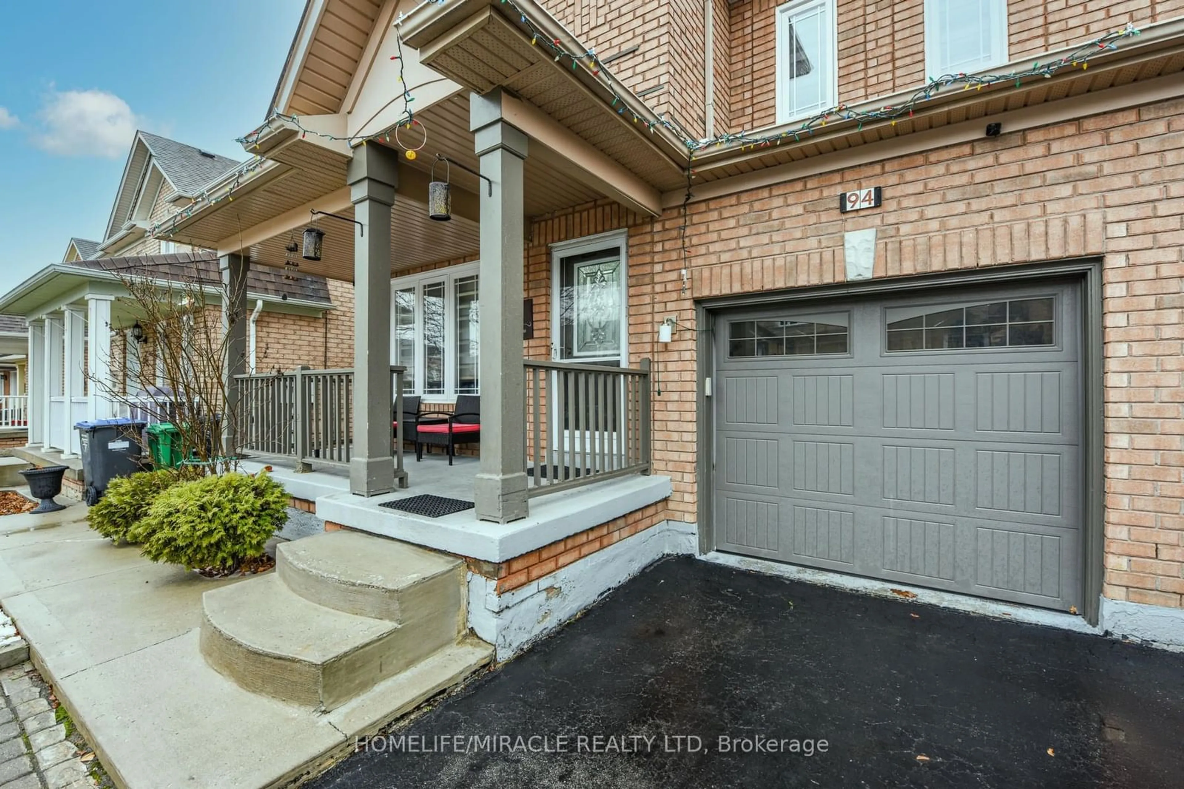 Home with brick exterior material for 94 Saintsbury Cres, Brampton Ontario L6R 2V8