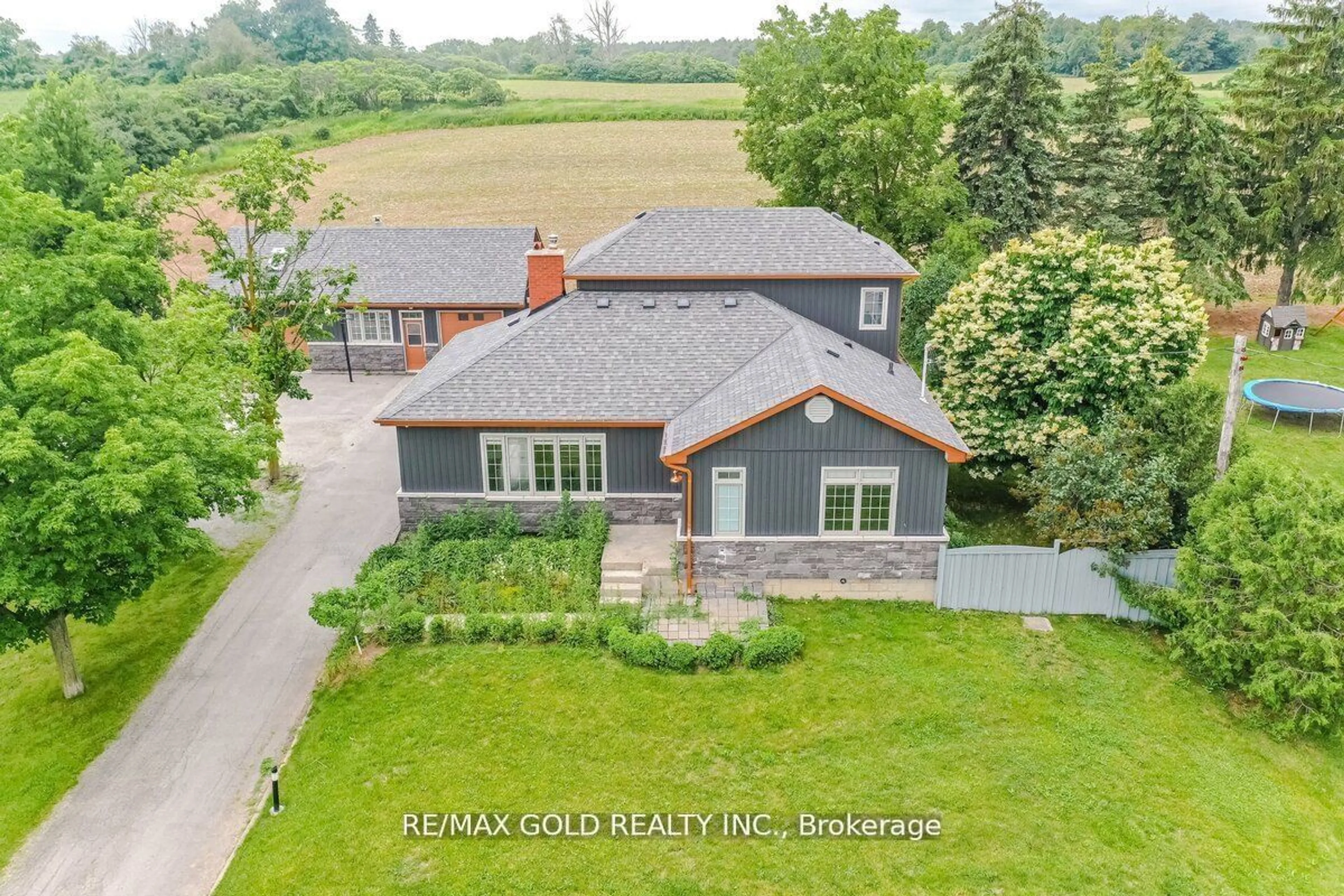 A pic from outside/outdoor area/front of a property/back of a property/a pic from drone, unknown for 13618 Highway 7, Halton Hills Ontario L7G 4S4