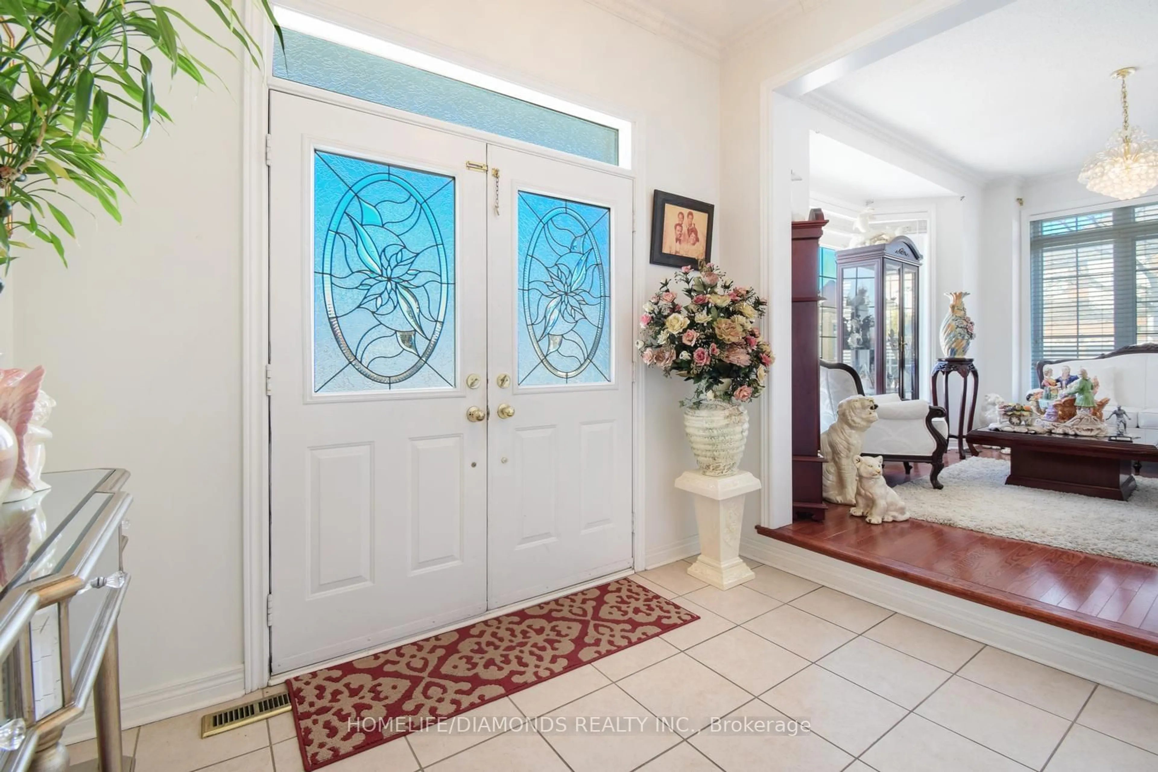 Indoor foyer for 53 CHALKFARM Cres, Brampton Ontario L7A 3W1