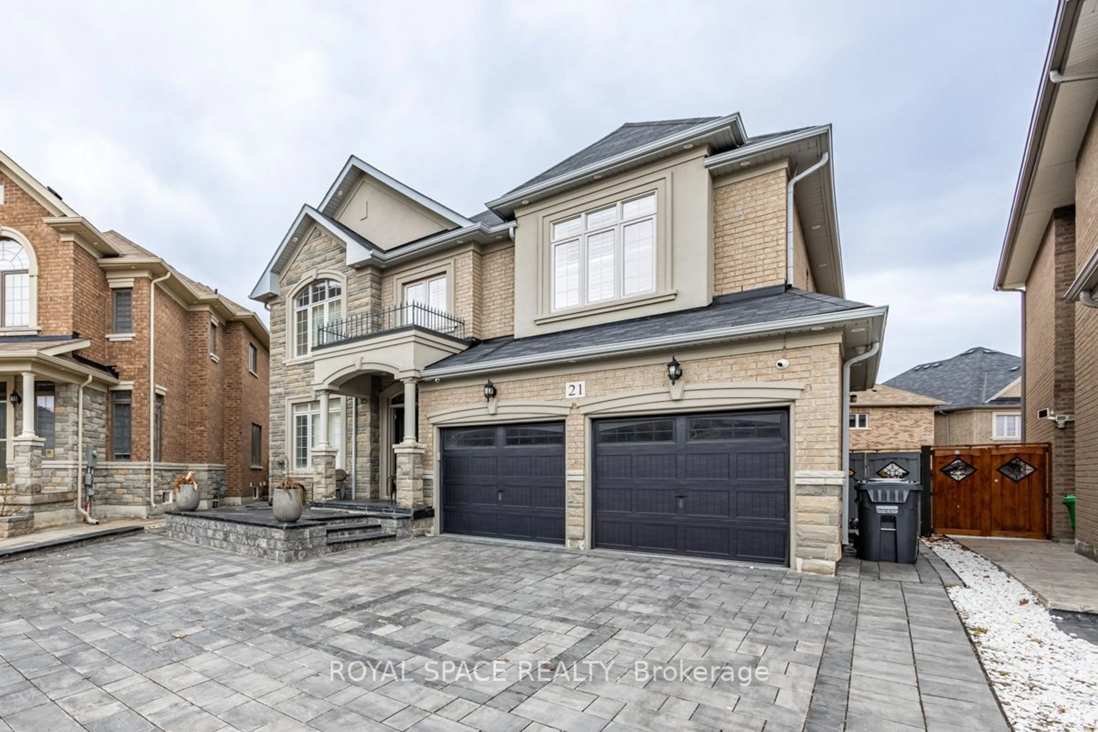 Home with brick exterior material, street for 21 Belgium Cres, Brampton Ontario L7A 4R2