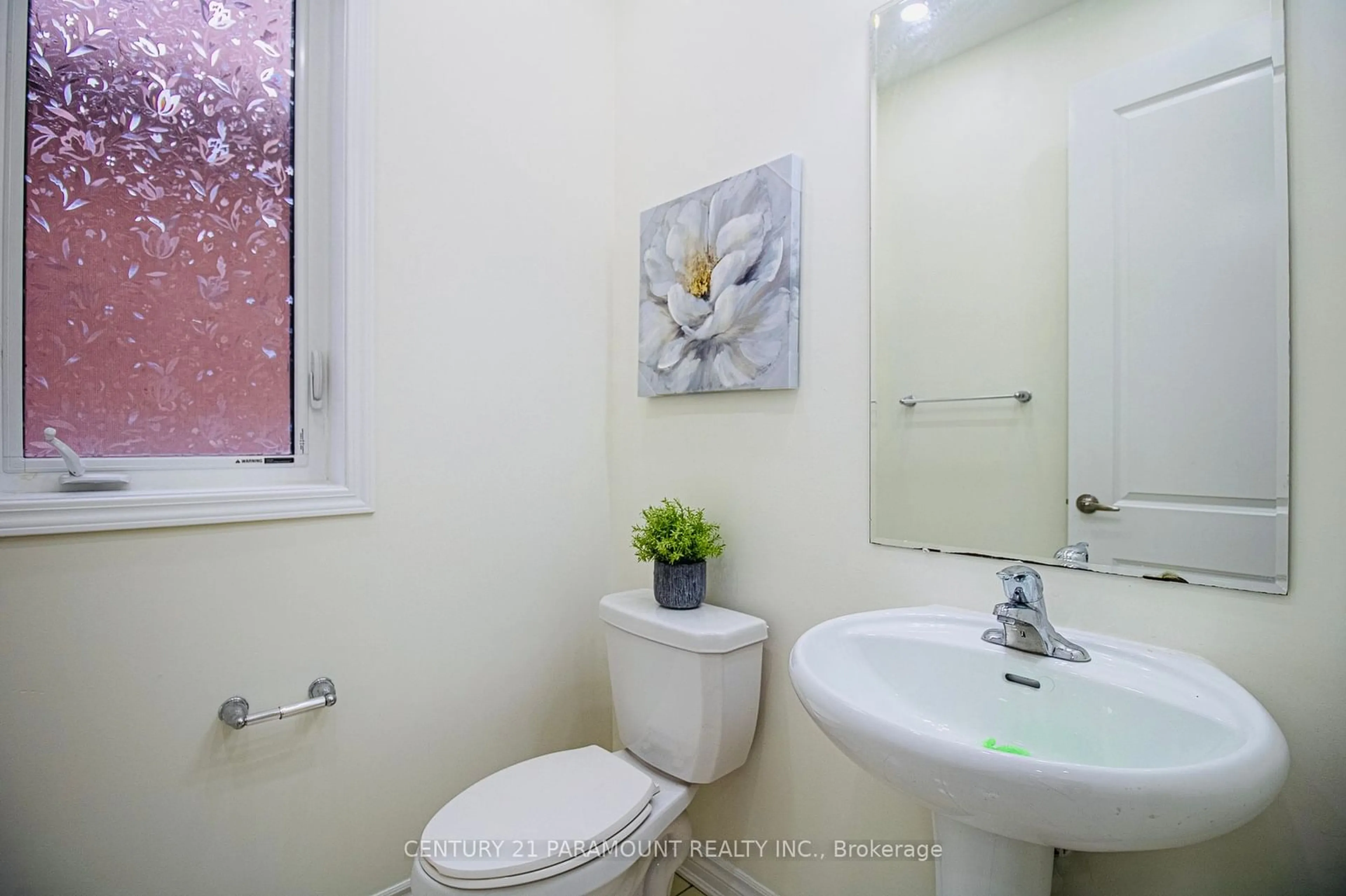 Standard bathroom, unknown for 40 Jemima Rd, Brampton Ontario L7A 4T2