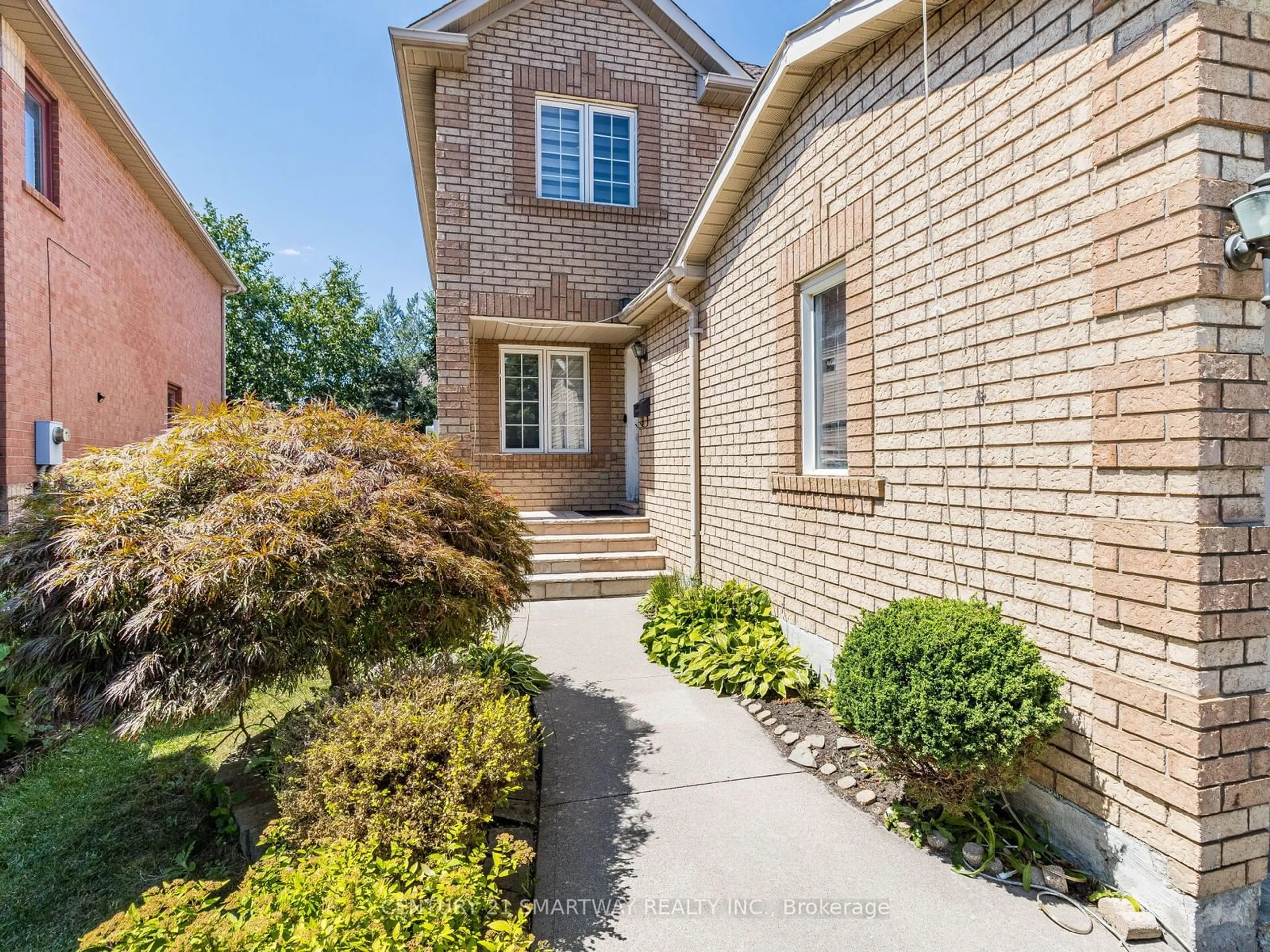 Home with brick exterior material, street for 32 Creekwood Dr, Brampton Ontario L7A 1J3