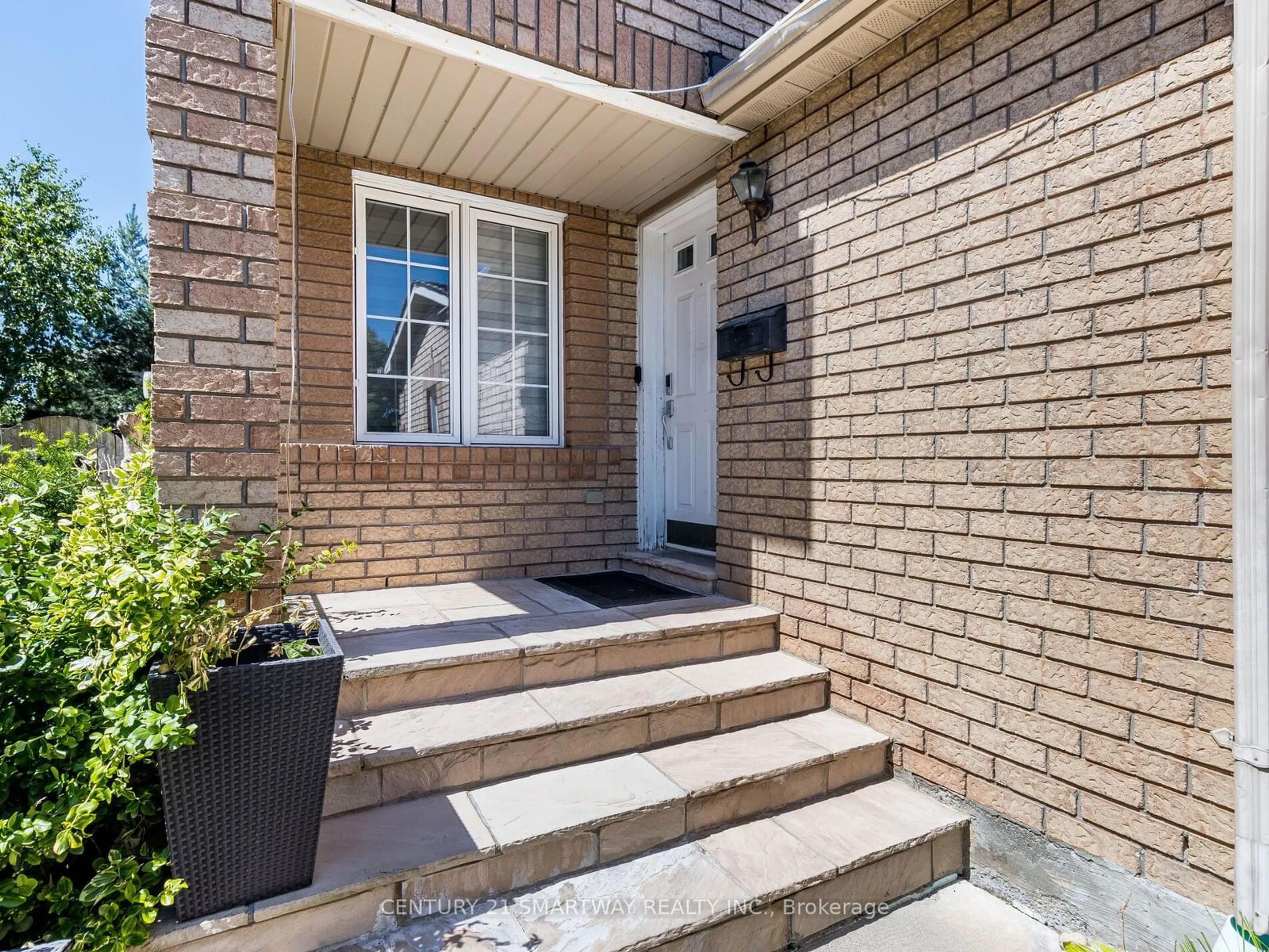 Home with brick exterior material, street for 32 Creekwood Dr, Brampton Ontario L7A 1J3