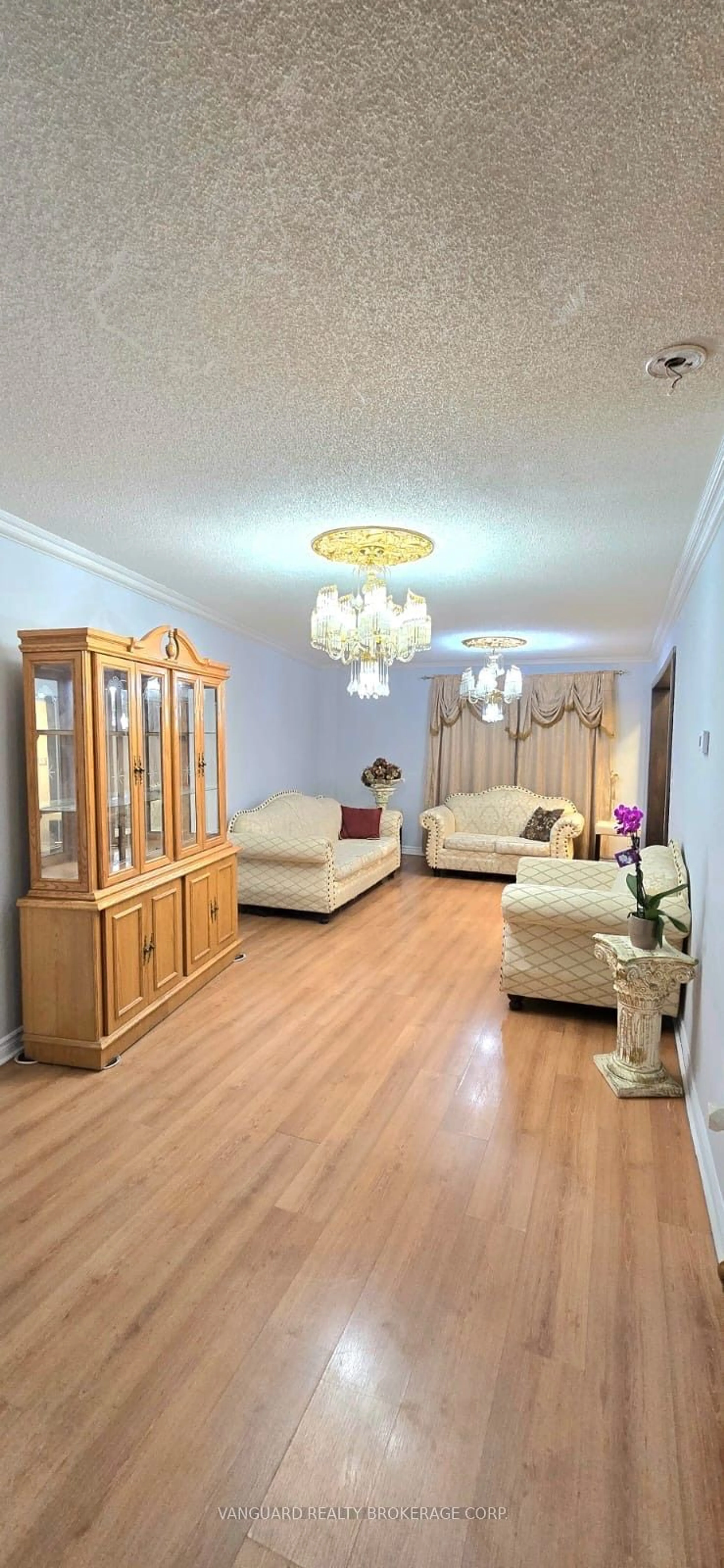 Living room with furniture, unknown for 14 Jolley Crt, Caledon Ontario L7E 1W4