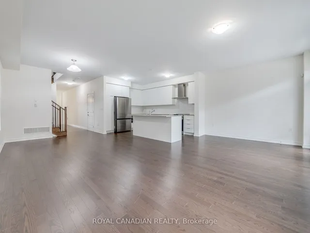 Additional property image - 476 Bergamot Ave
