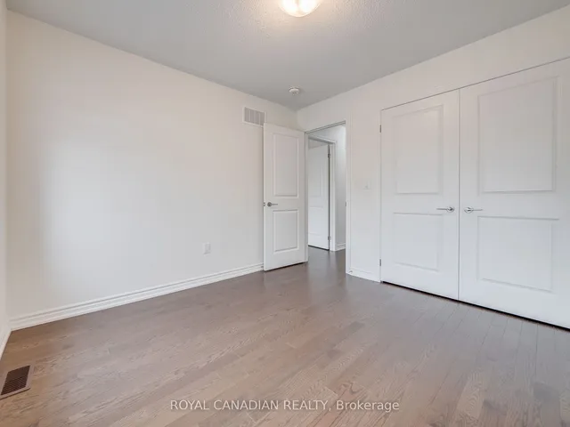 Additional property image - 476 Bergamot Ave
