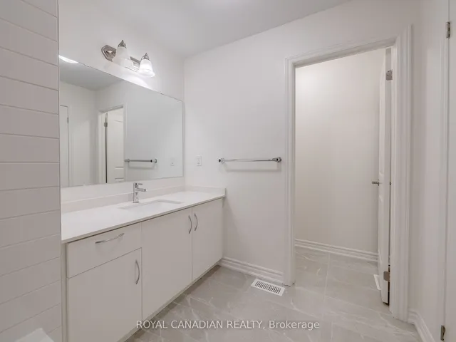 Additional property image - 476 Bergamot Ave