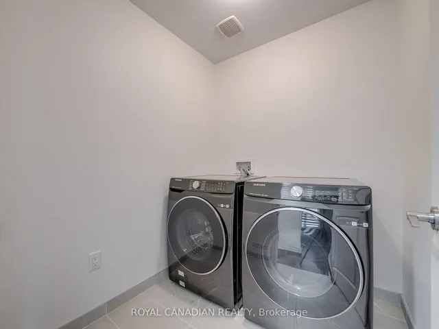 Additional property image - 476 Bergamot Ave