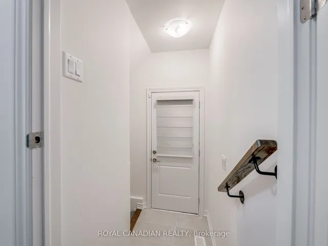 Additional property image - 476 Bergamot Ave