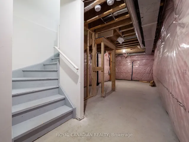 Additional property image - 476 Bergamot Ave