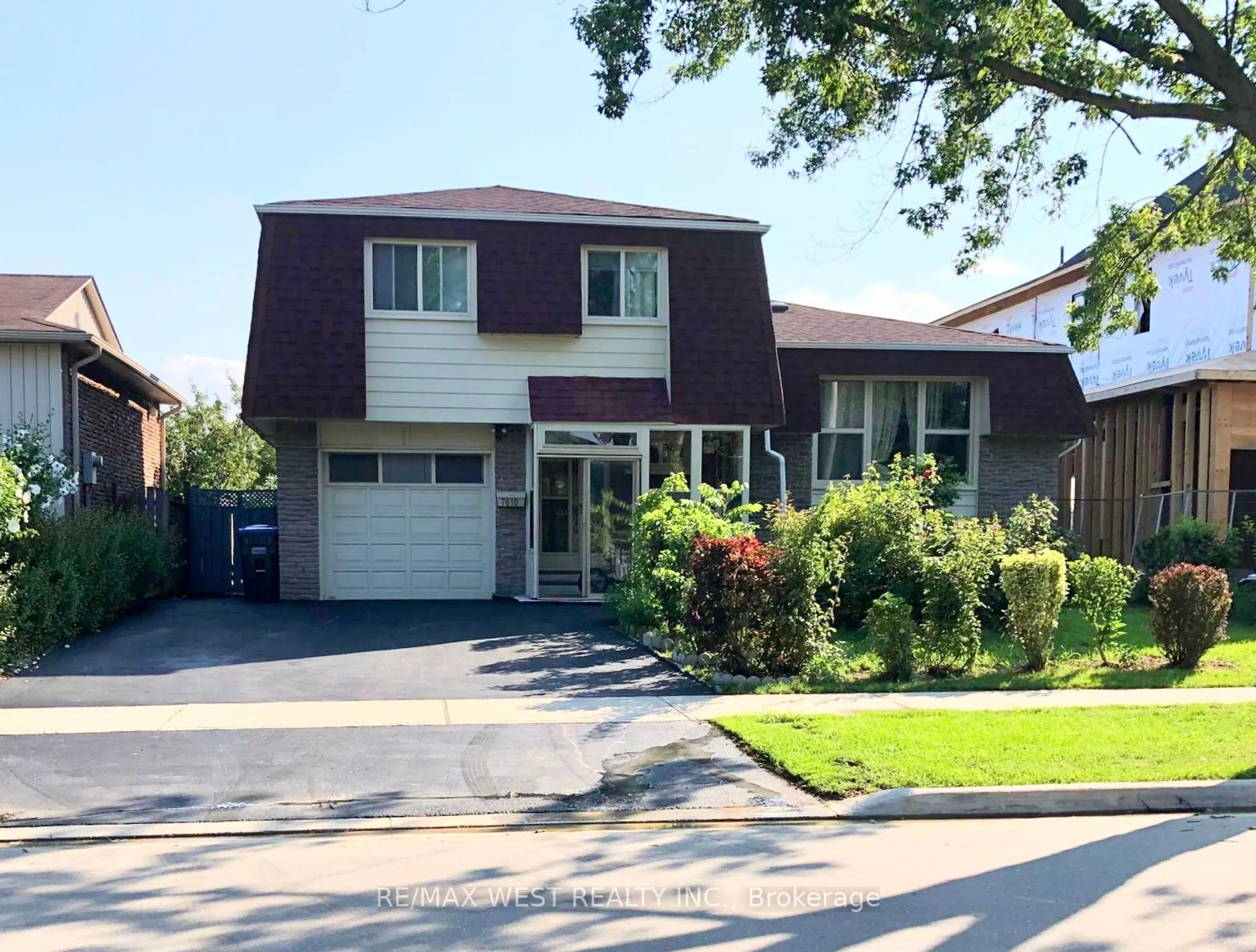 Home with brick exterior material, street for 7610 Anaka Dr, Mississauga Ontario L4T 3H7