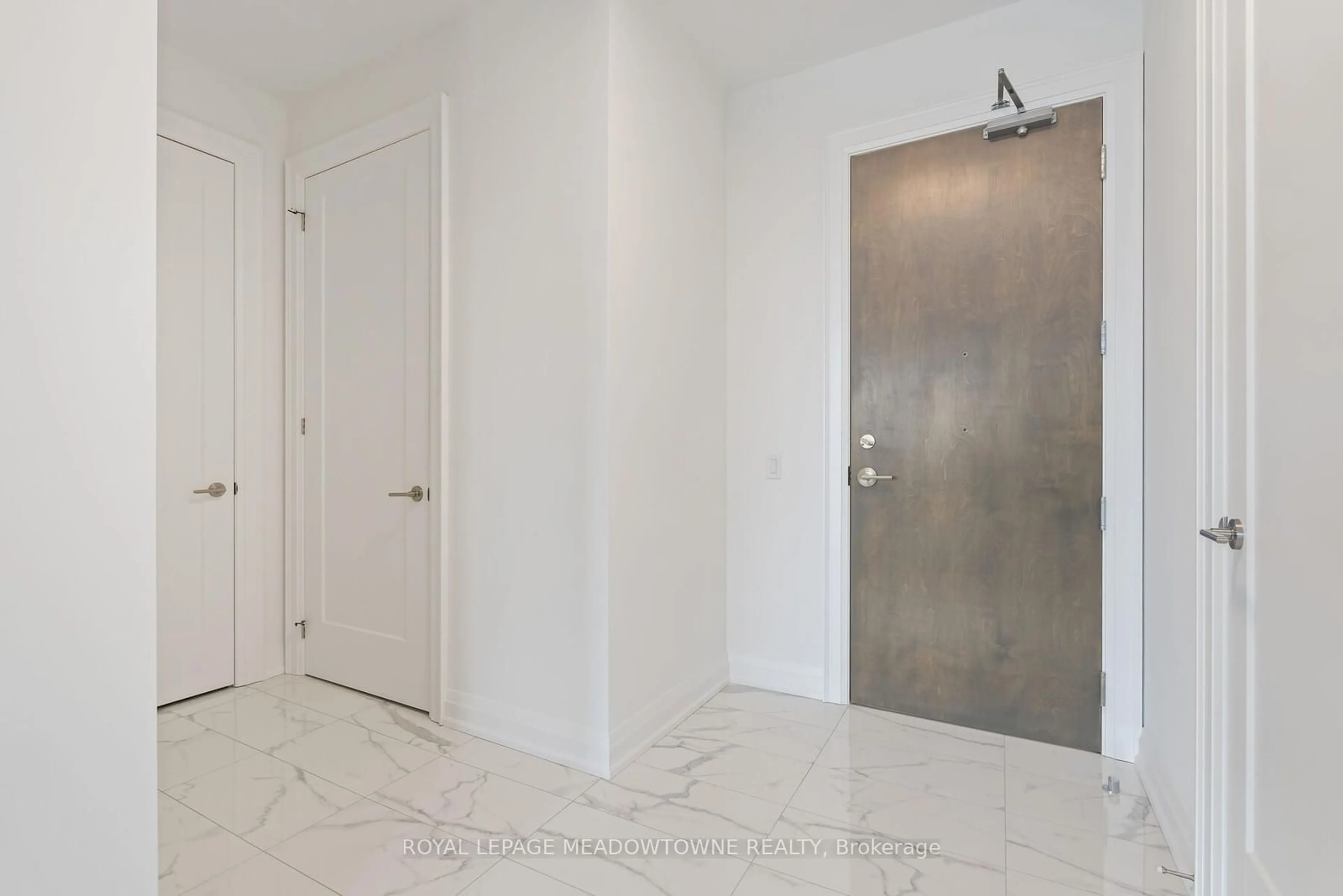 Indoor entryway for 42 Mill St #403, Halton Hills Ontario L7G 2H7