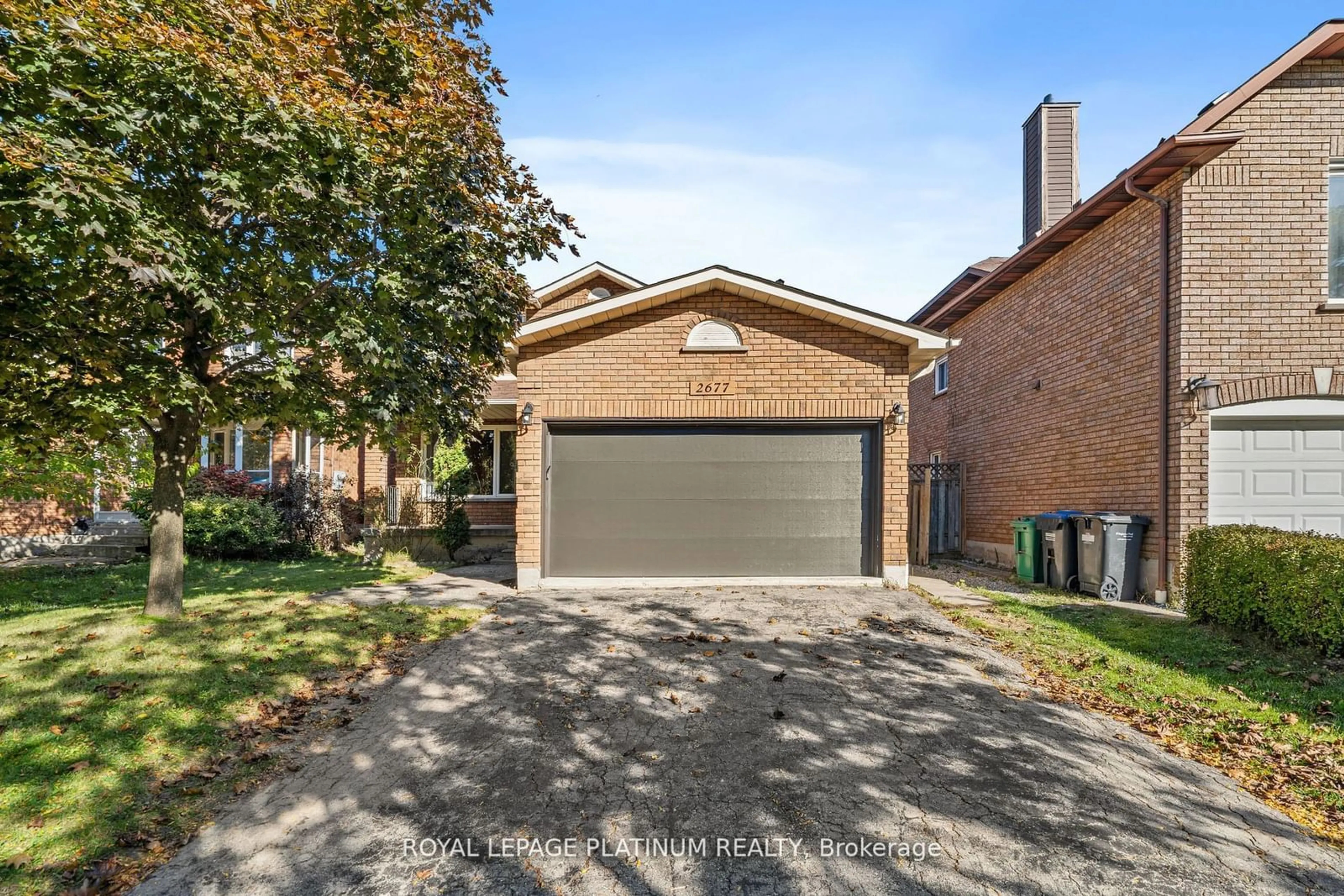 Home with brick exterior material, street for 2677 Credit Valley Rd, Mississauga Ontario L5M 4J8