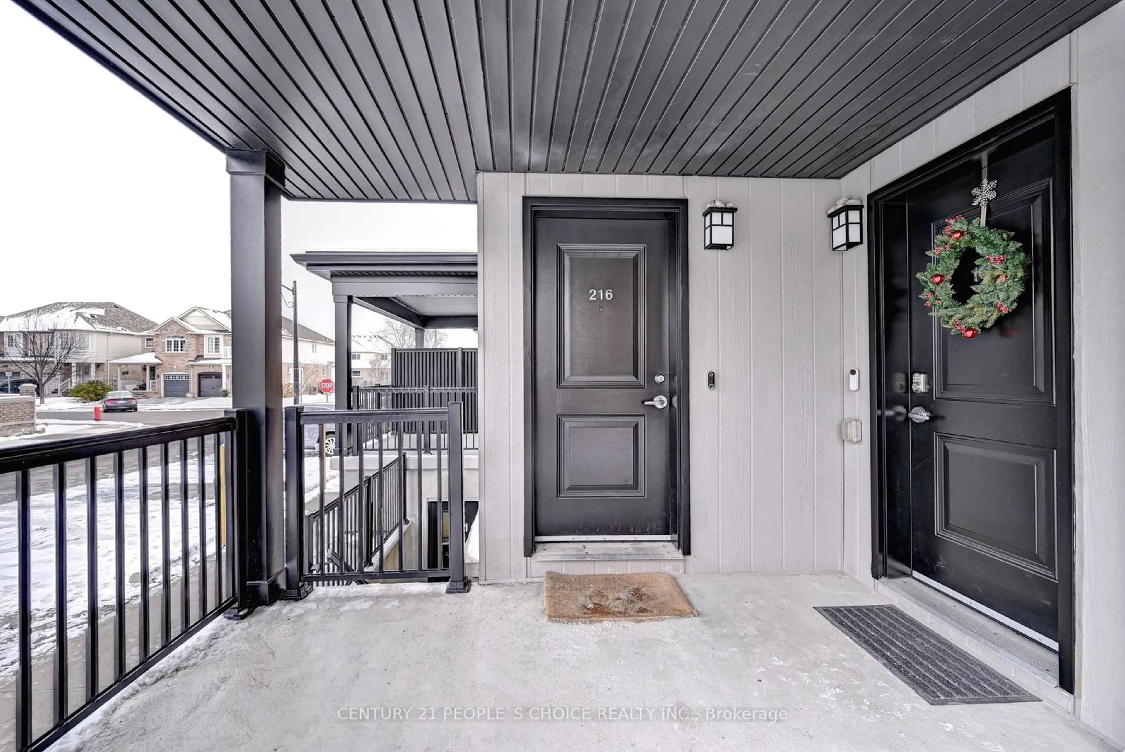 Indoor entryway for 1206 Main St #216, Milton Ontario L9T 9K6