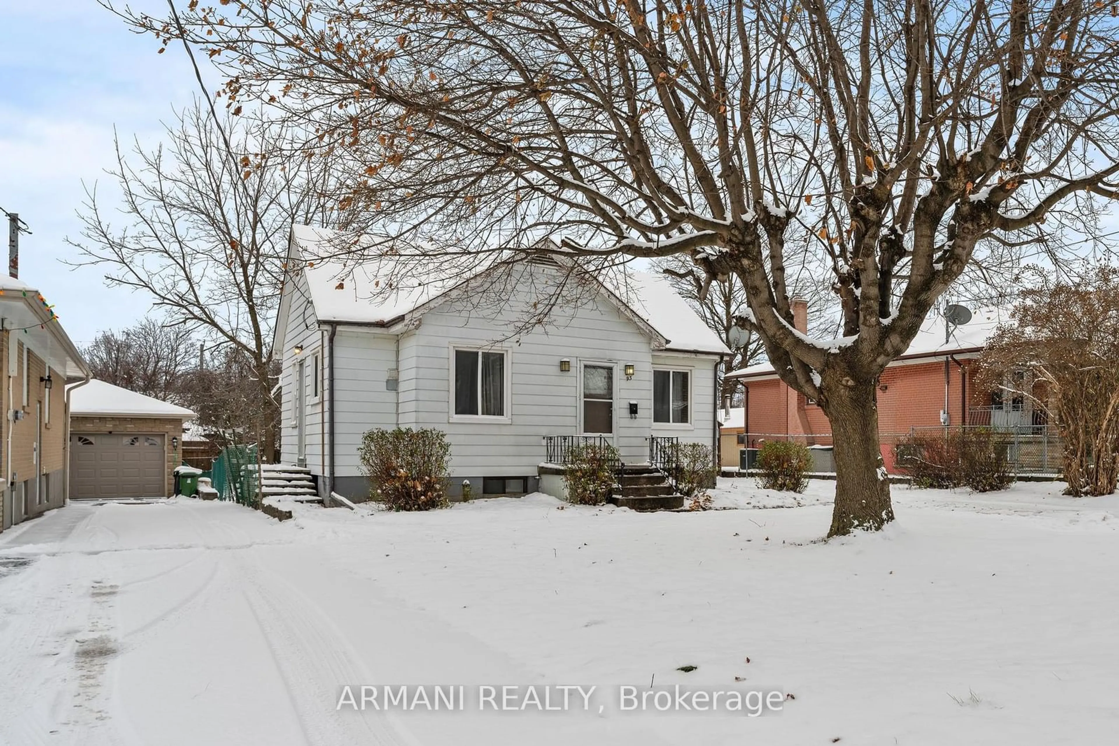 A pic from outside/outdoor area/front of a property/back of a property/a pic from drone, street for 93 Wallasey Ave, Toronto Ontario M9M 1E3