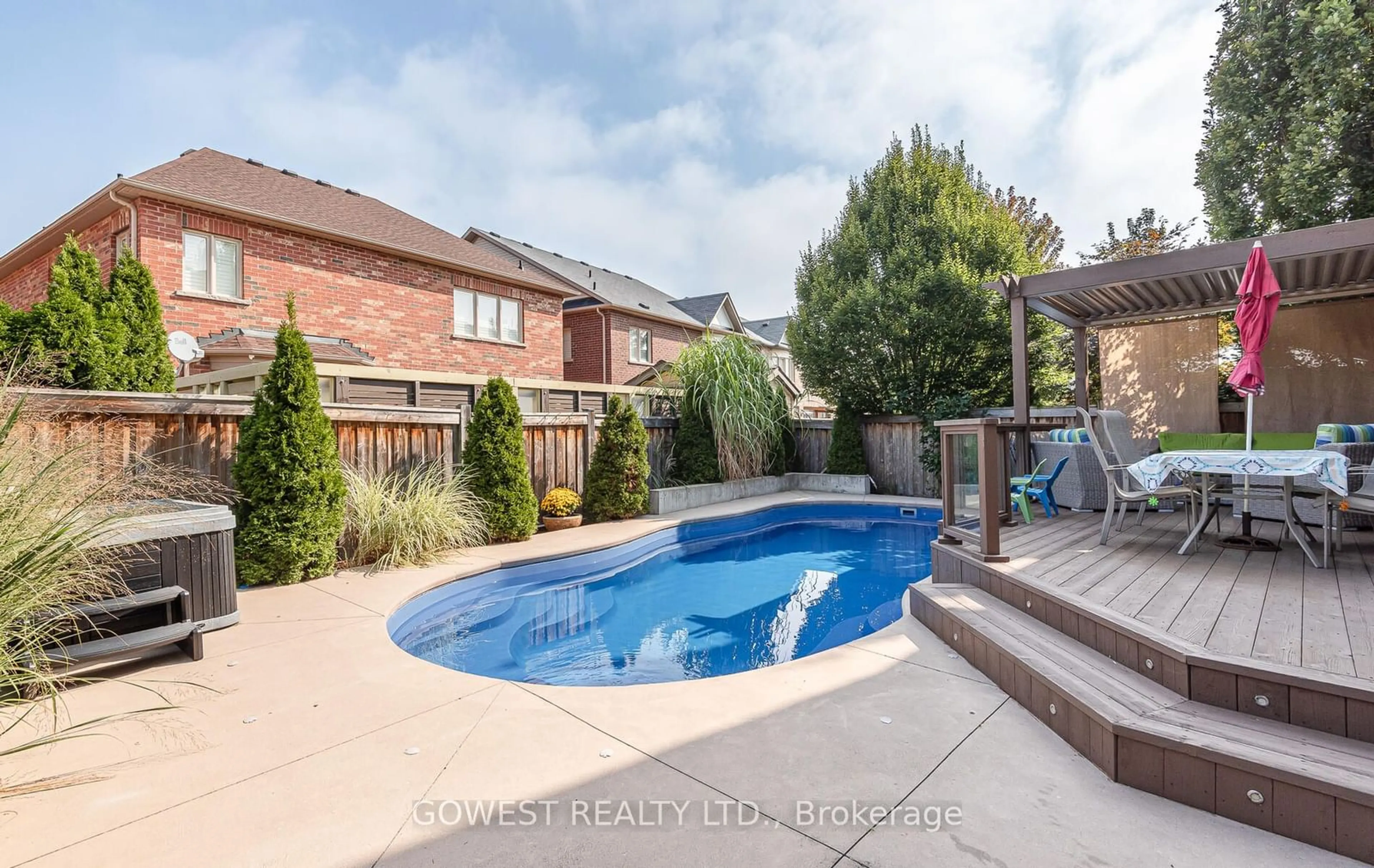 Pool for 255 Quinlan Crt, Milton Ontario L9T 7A2