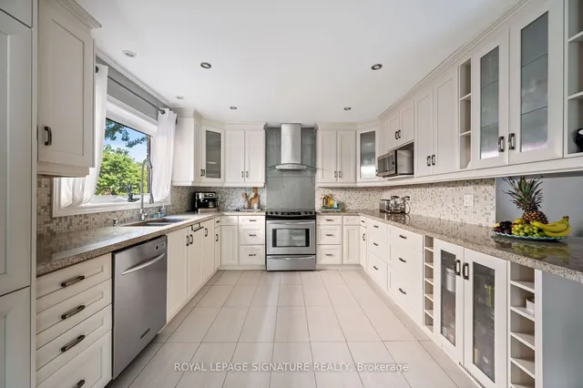Additional property image - 18 Esposito Crt