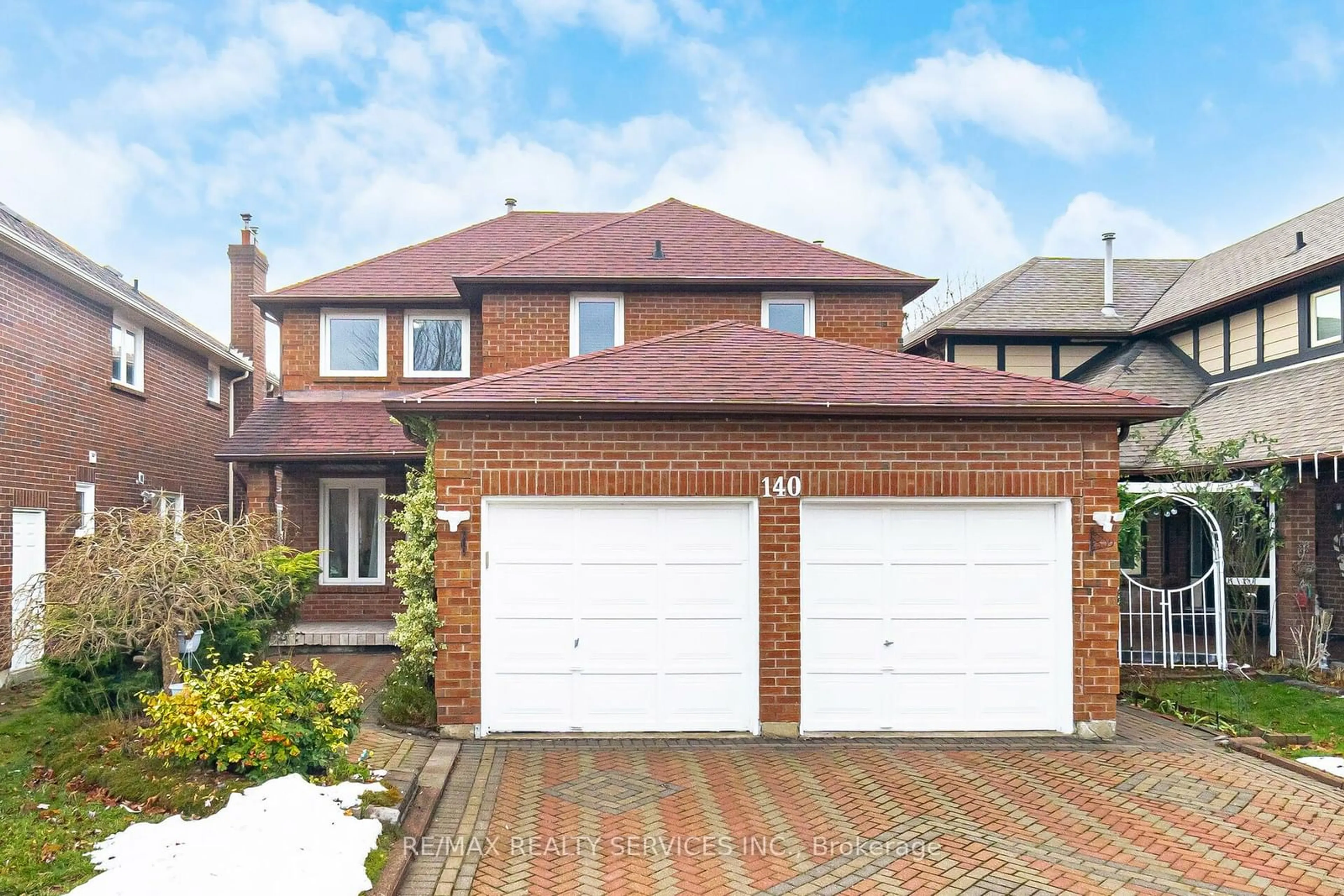 Home with brick exterior material, street for 140 Lord Simcoe Dr, Brampton Ontario L6S 5H3