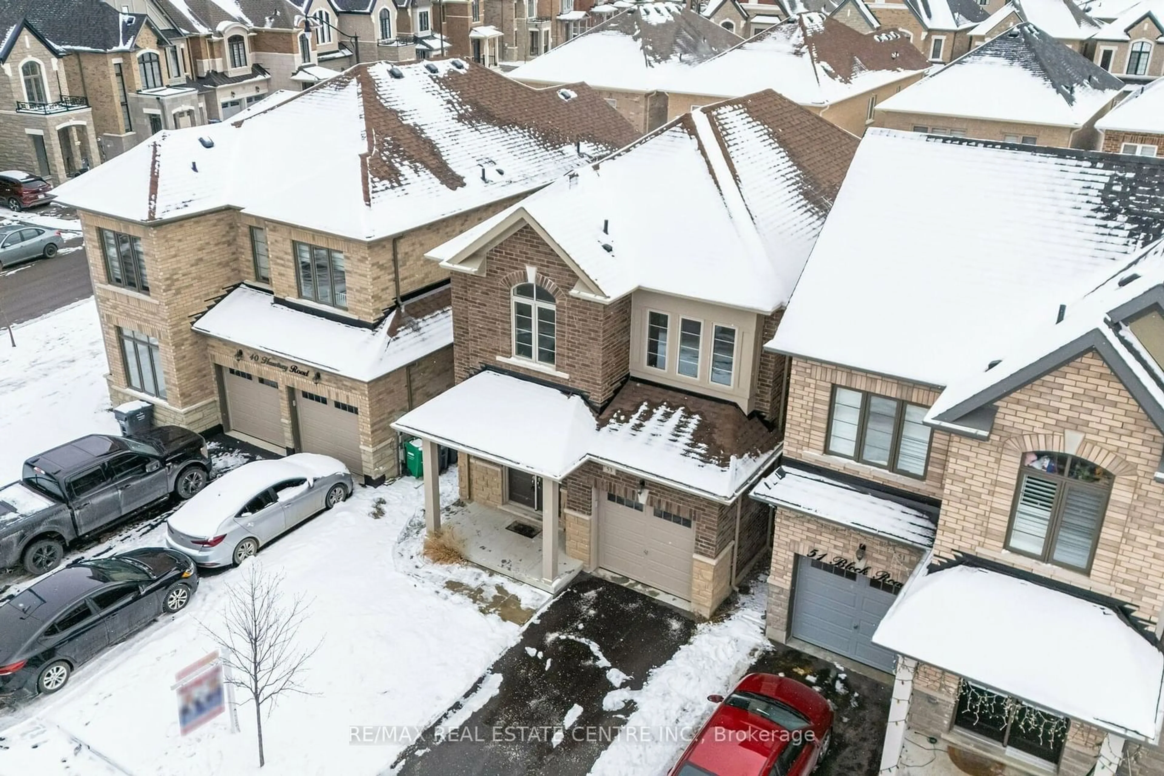 A pic from outside/outdoor area/front of a property/back of a property/a pic from drone, street for 53 Block Rd, Brampton Ontario L7A 0G7